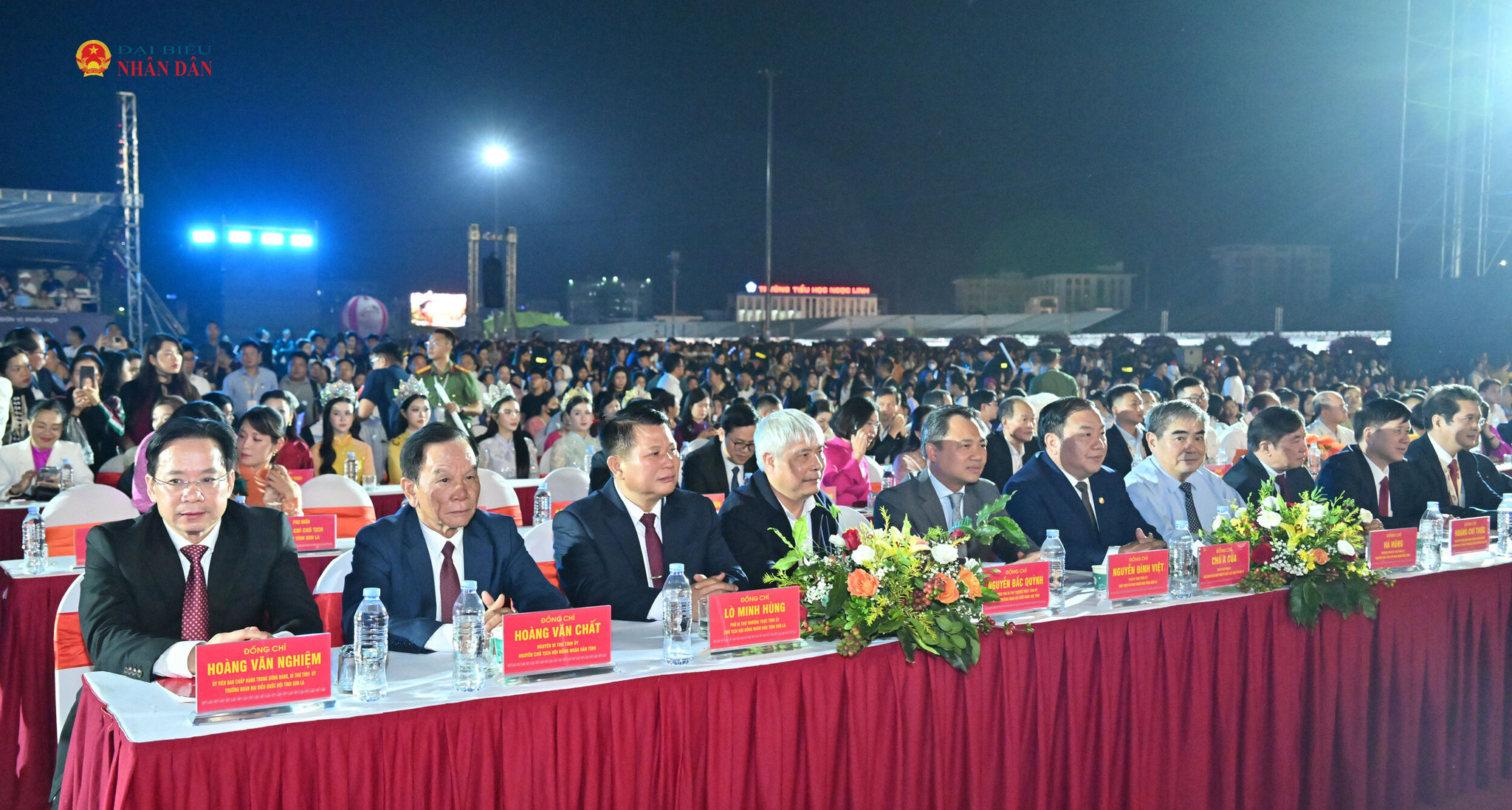 Bí thư Tỉnh ủy, Trưởng đoàn ĐBQH tỉnh Sơn La Hoàng Văn Nghiệm và các đại biểu dự Lễ khai mạc Lễ hội cà phê Sơn La