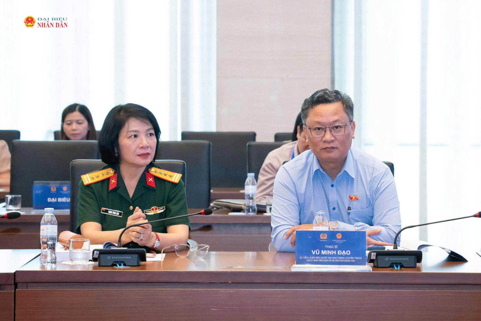 Các đại biểu dự 5