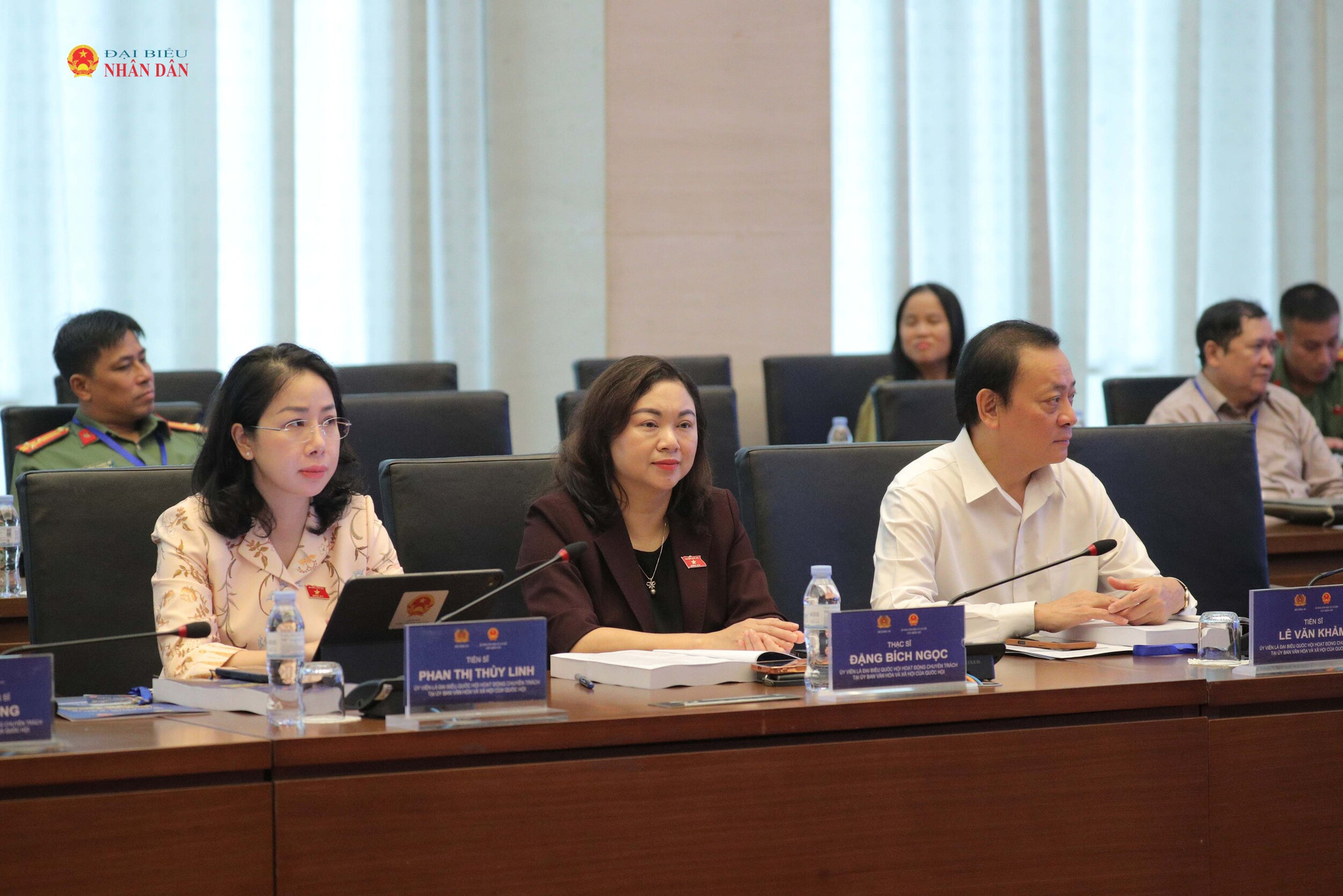 Các đại biểu dự Hội thảo