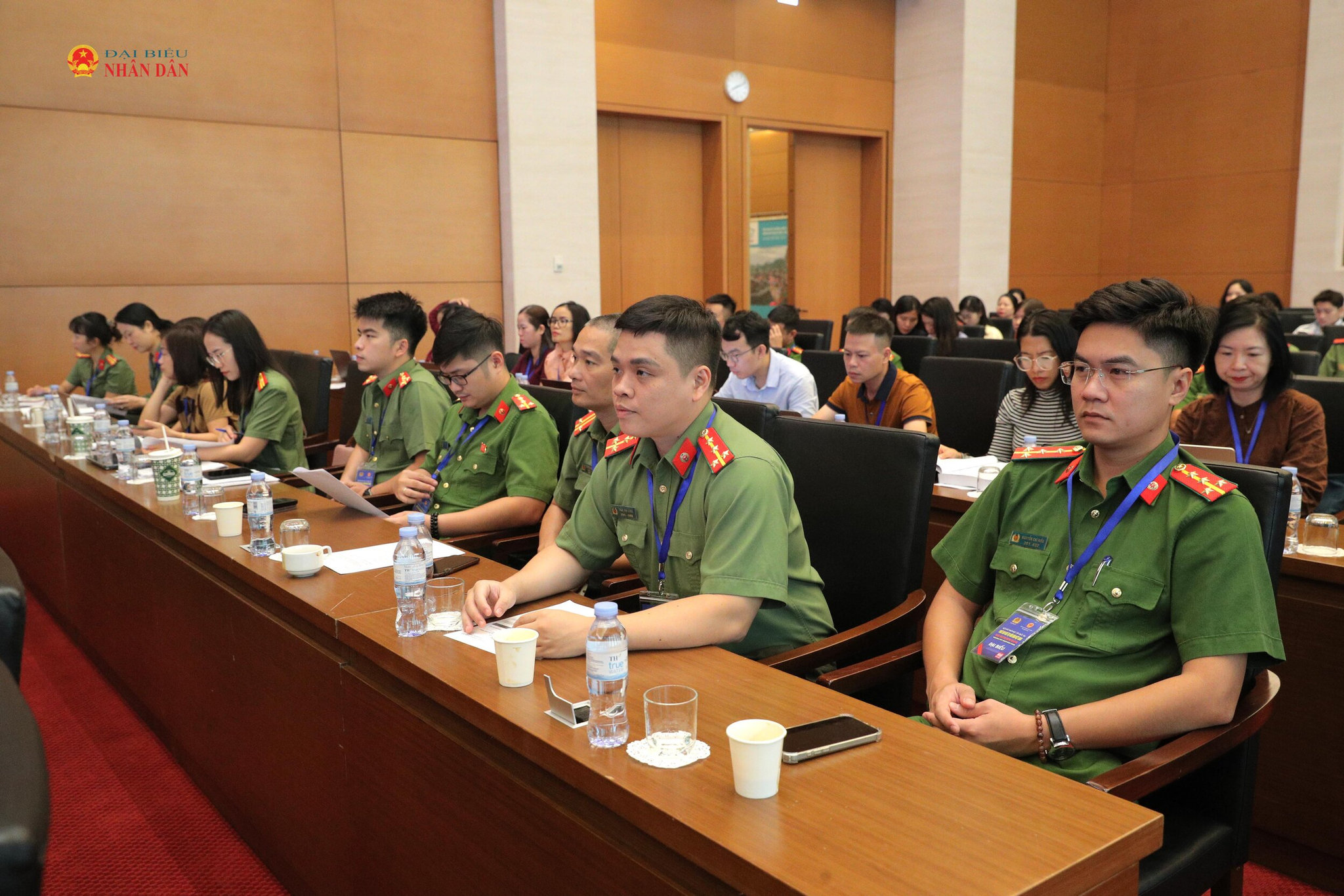 Các đại biểu dự hội thảo 2