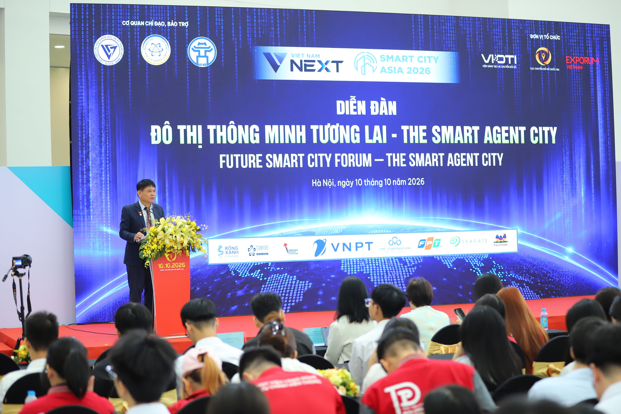 GS.TS Trương Xuân Lam, Phó Chủ tịch Liên hiệp các Hội Khoa học và Kỹ thuật Việt Nam (VUSTA) phát biểu tại Diễn đàn