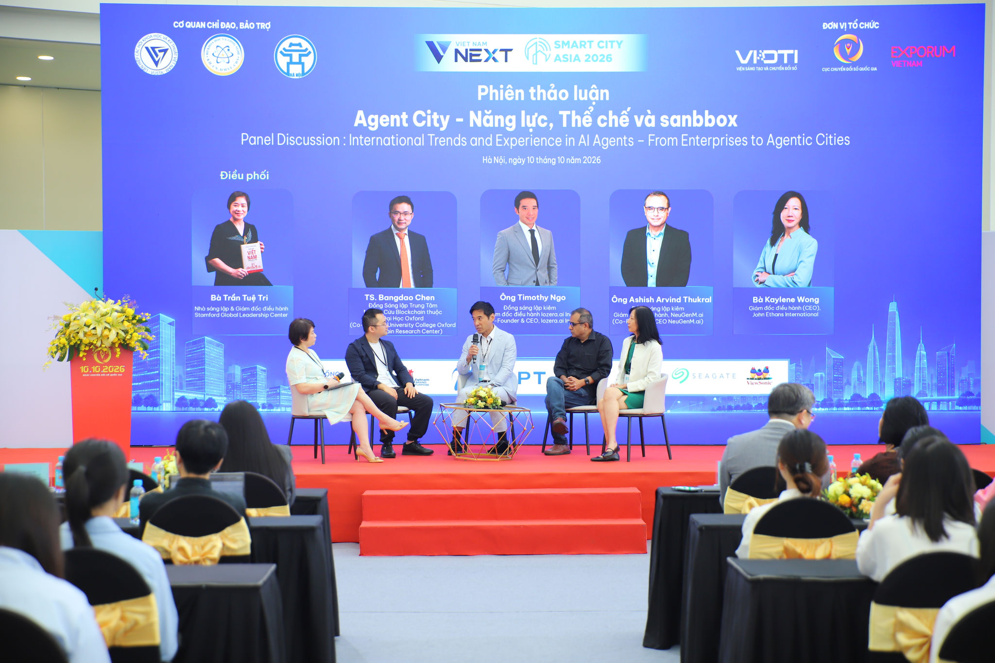 Các đại biểu tham gia Phiên thảo luận “Agent City - Năng lực, Thể chế và Sandbox”