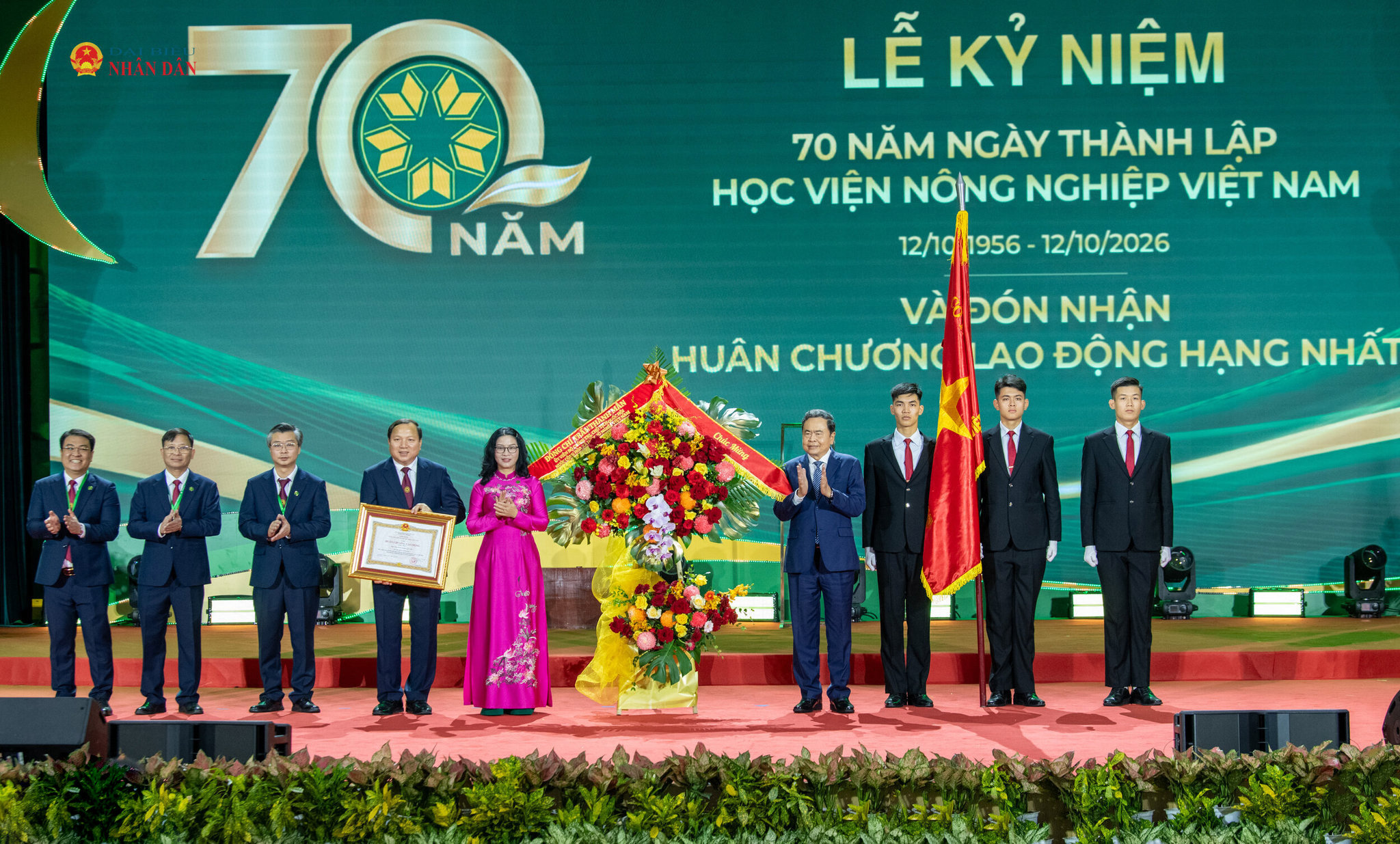 Chủ tịch Quốc hội Trần Thanh Mẫn trao Huân chương Lao động hạng Nhất tặng Học viện Nông nghiệp Việt Nam