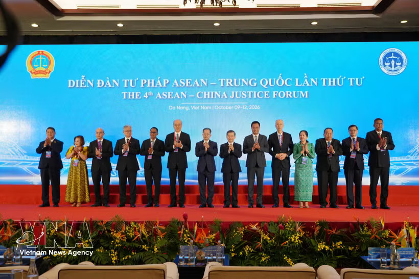 Officials pose for a group photo at the opening ceremony of the fourth ASEAN–China Justice Forum in Da Nang on October 10, 2026. (Photo: VNA)