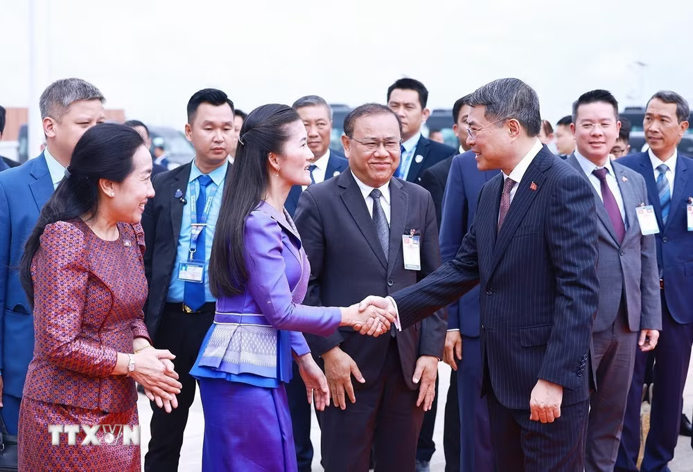 Thủ tướng Lê Minh Hưng rời thủ đô Phnom Penh về nước, kết thúc tốt đẹp chuyến thăm chính thức Vương quốc Campuchia