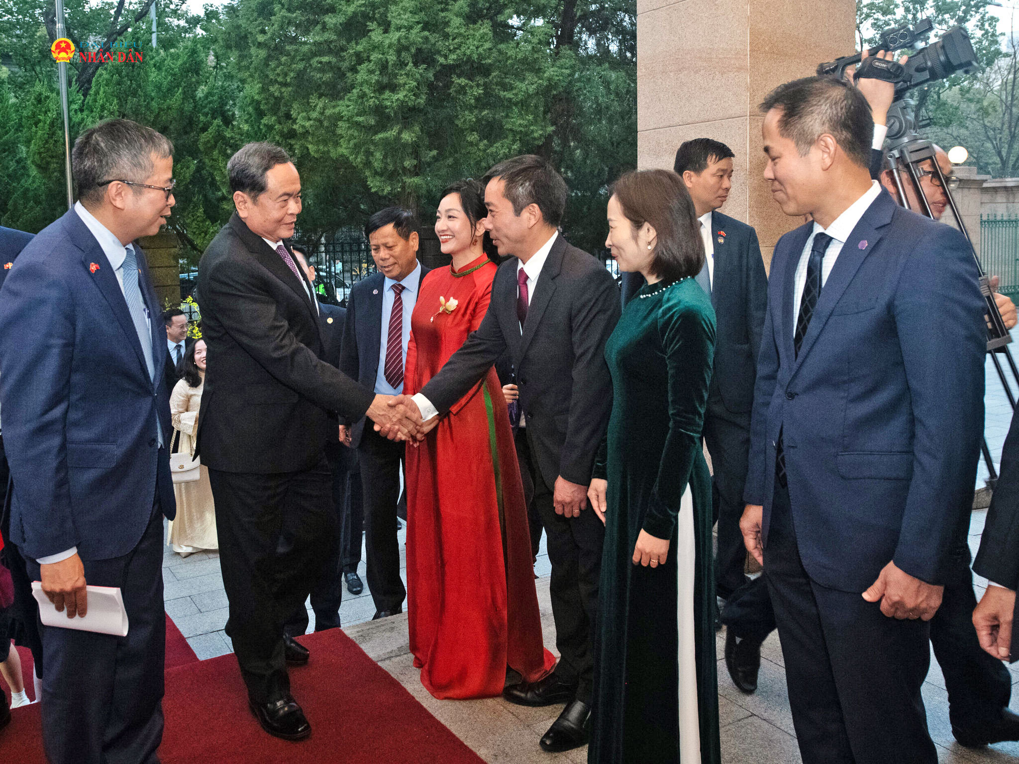 Chủ tịch Quốc hội Trần Thanh Mẫn thăm Đại sứ quán và cộng đồng người Việt Nam tại Trung Quốc