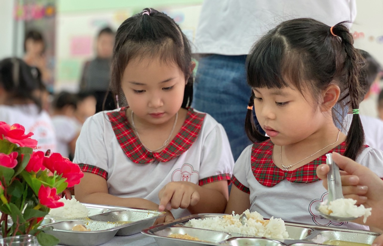 Bữa ăn học đường ở một trường mầm non ở Đà Nẵng