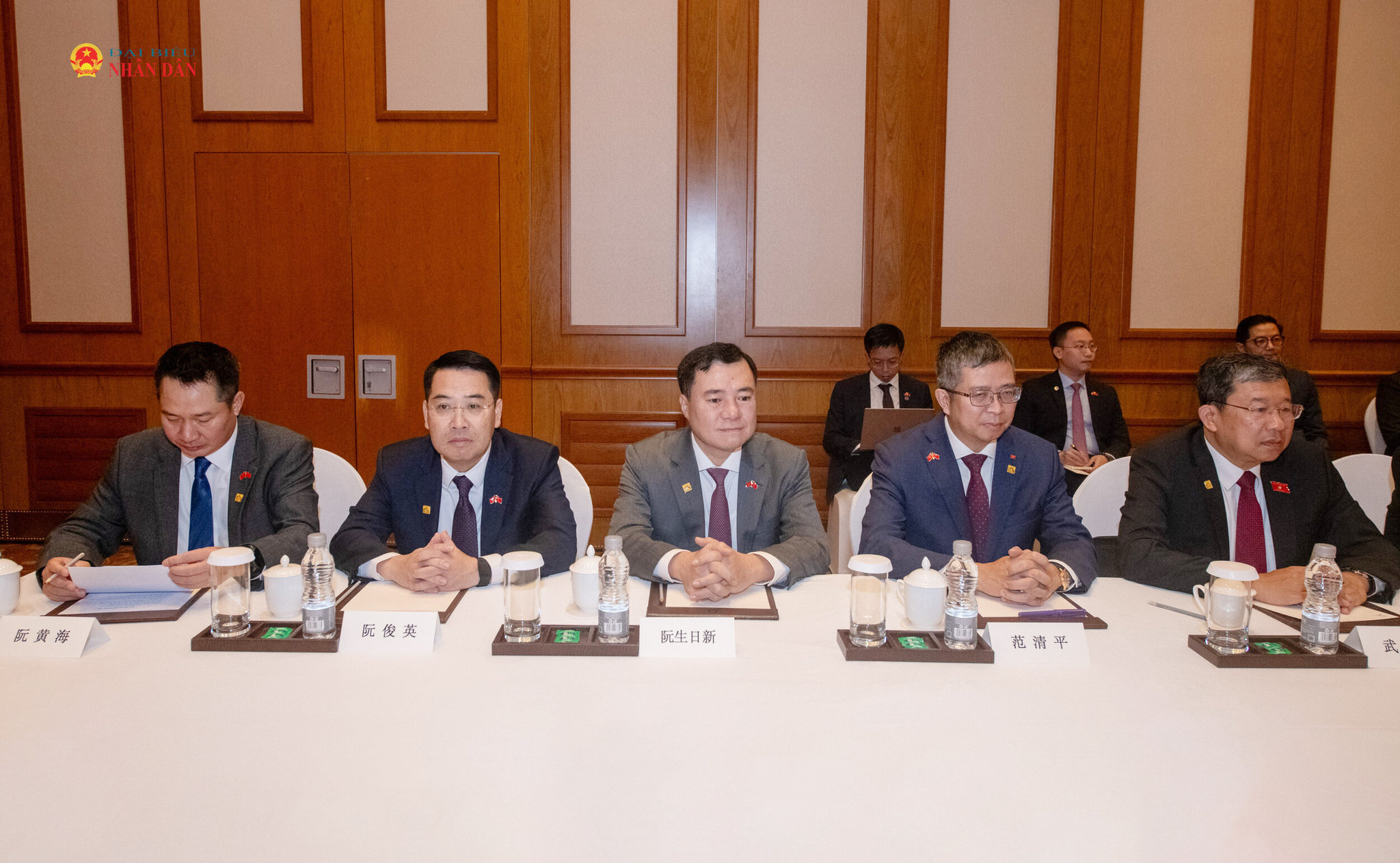 Các đại biểu tham dự cuộc tiếp