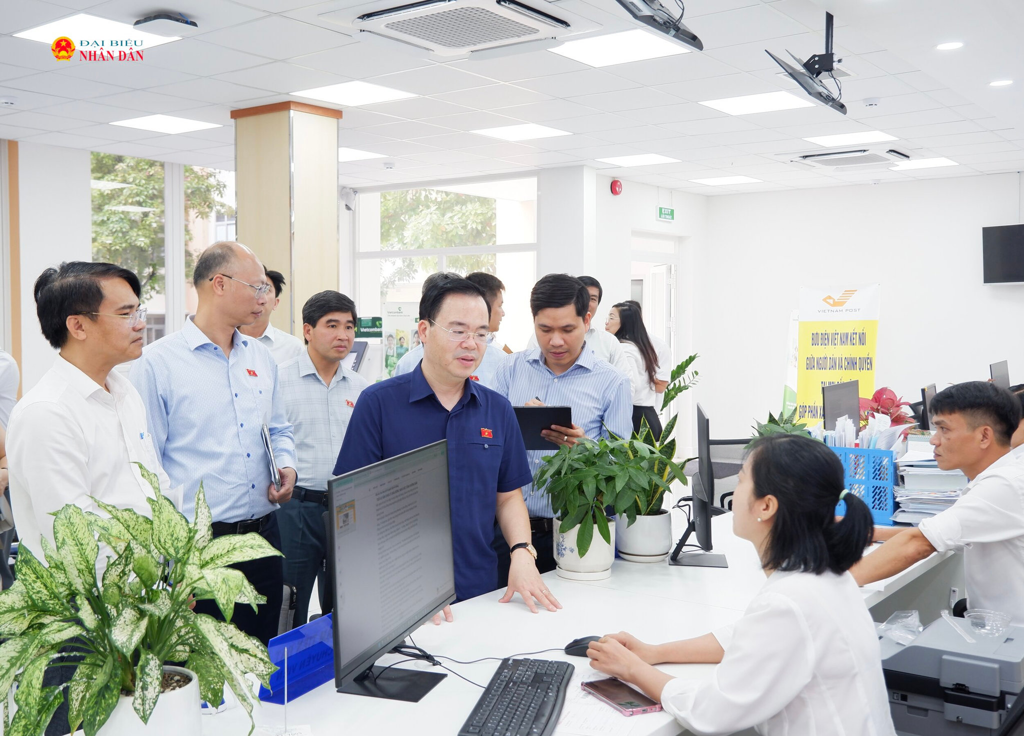 Đoàn giám sát trải nghiệm dịch vụ công trực tuyến tại Trung tâm Phục vụ Hành chính công TP. Hồ Chí Minh