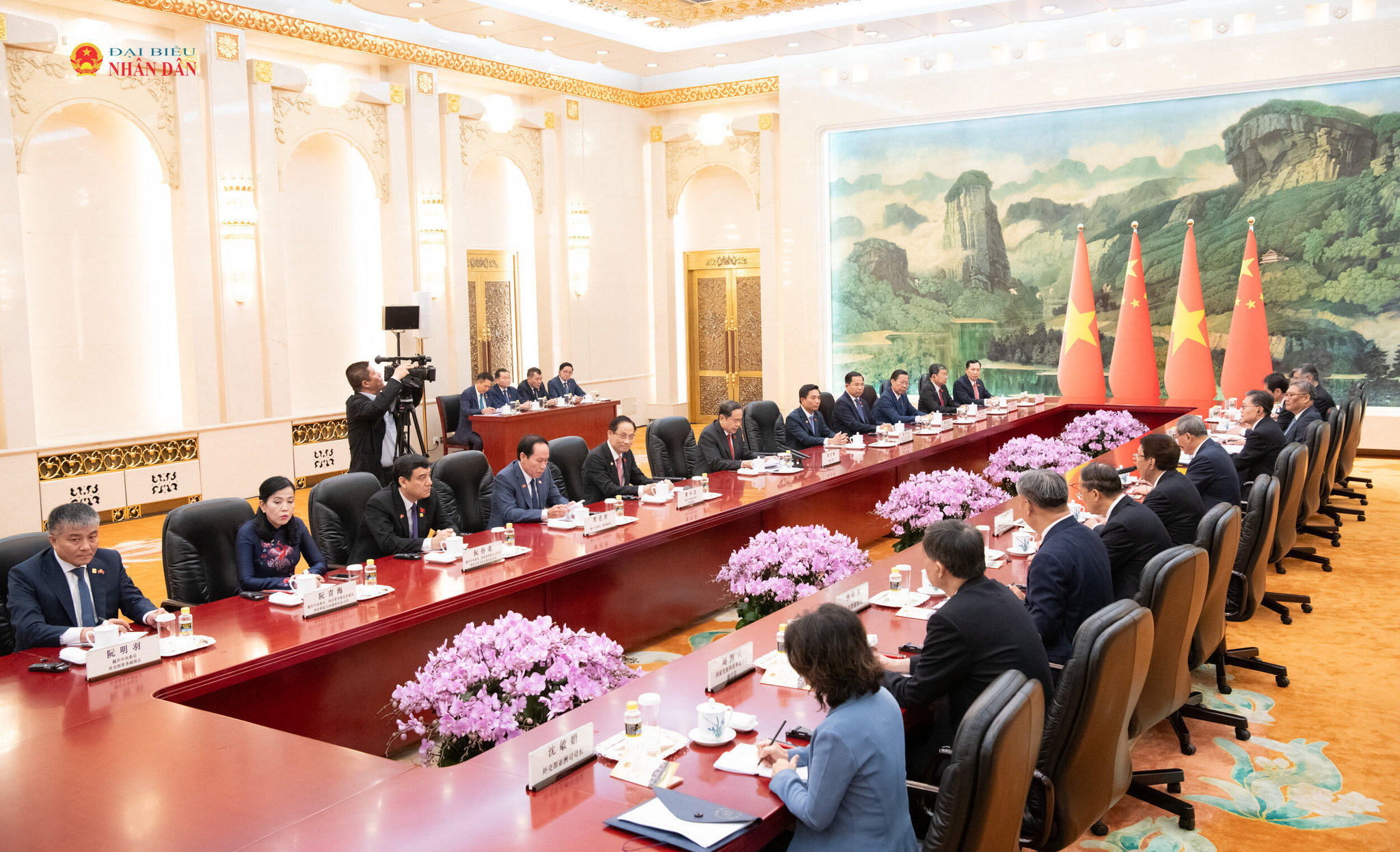 Quang cảnh cuộc họi kienrd3