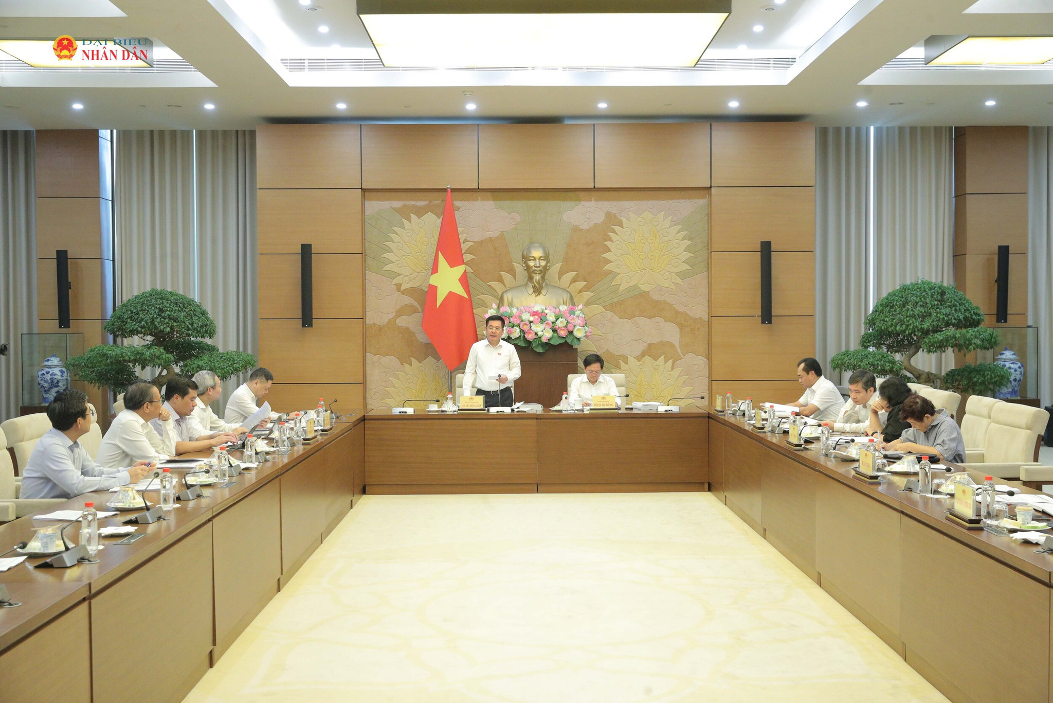 Toàn cảnh