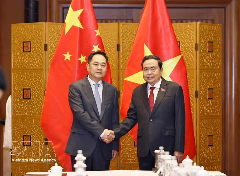 National Assembly President Tran Thanh Man (R) and Yang Wanming, President of the Chinese People’s Association for Friendship with Foreign Countries (Photo: VNA)