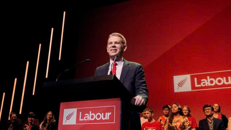 Lãnh đạo Công đảng Chris Hipkins phát biểu trong cuộc vận động tranh cử năm 2023 tại Auckland