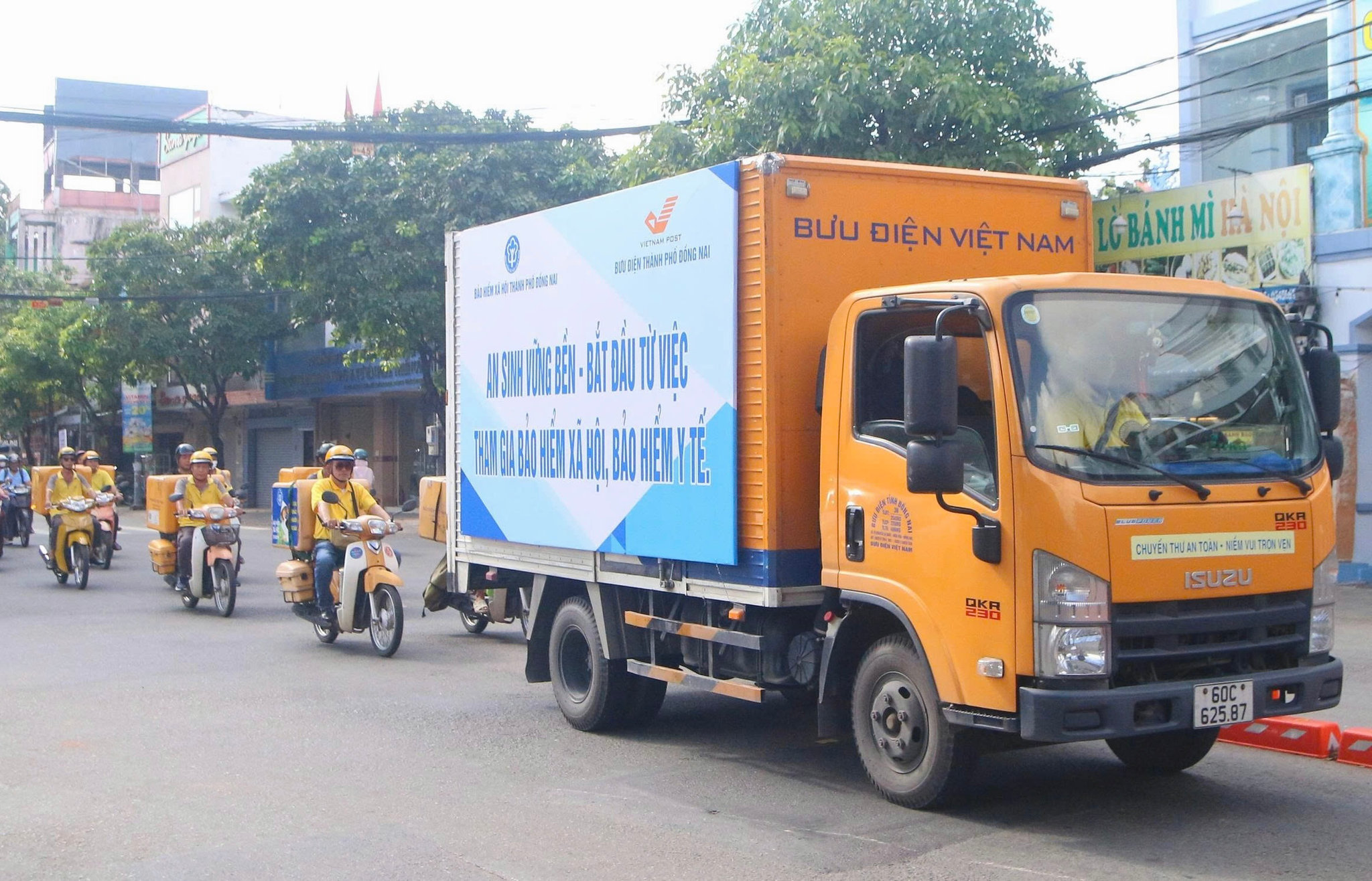 Công tác truyền thông được triển khai trực tiếp đến từng nhóm đối tượng, nhất là lao động tự do, tiểu thương, hộ gia đình và những người chưa tham gia bảo hiểm