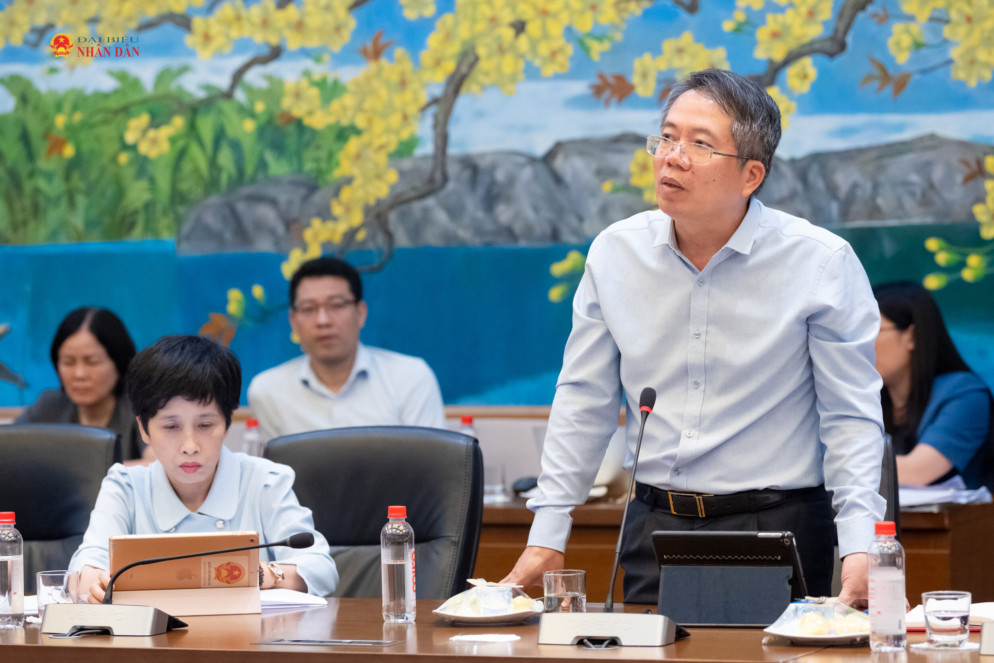 Phó Chủ nhiệm Văn phòng Quốc hội Nguyễn Văn Hiển phát biểu