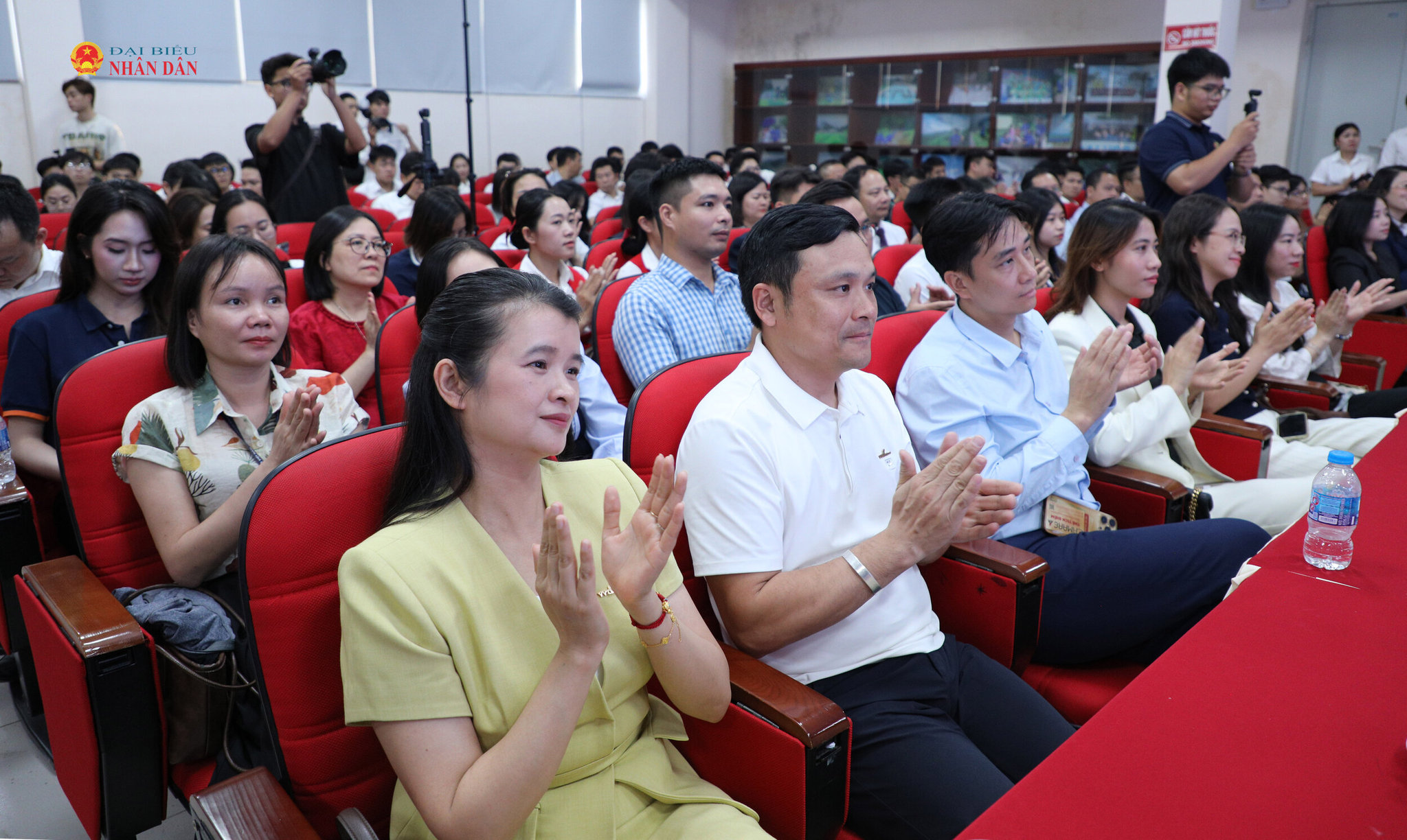 Các đại biểu dự buổi gặp mặt