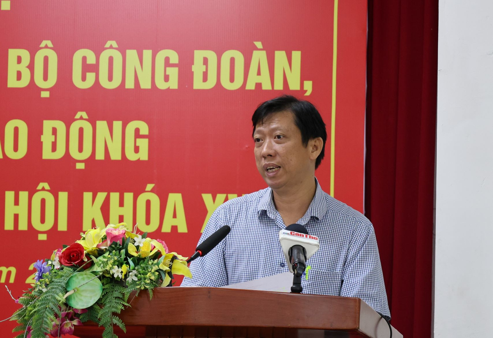 Lãnh đạo Sở Xây dựng TP. Cần Thơ thông tin về các dự án NƠXH đang triển khai trên địa bàn TP. Cần Thơ