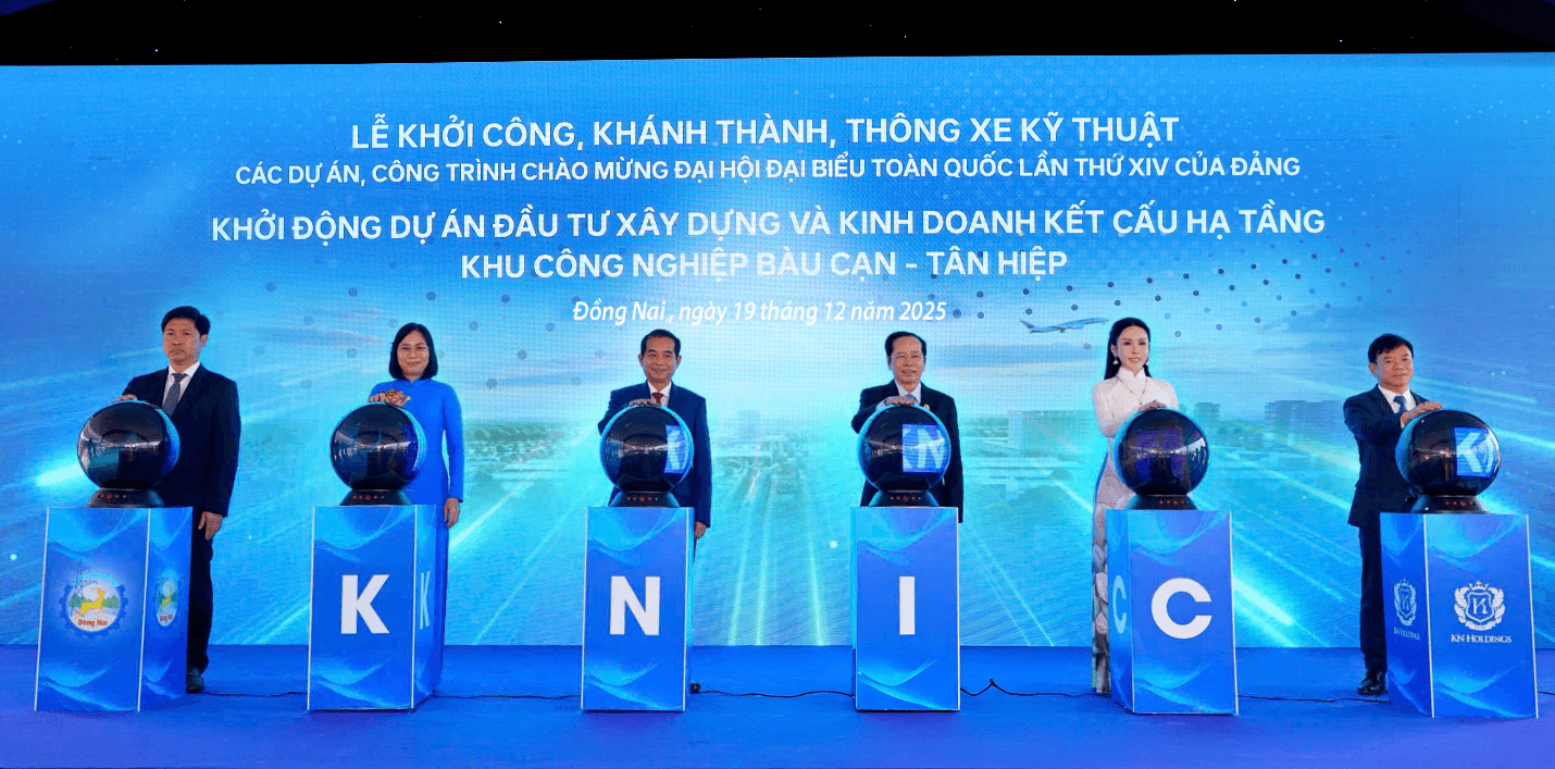 Anh hùng Lao động Lê Nữ Thùy Dương được vinh danh doanh nhân tiêu biểu 3