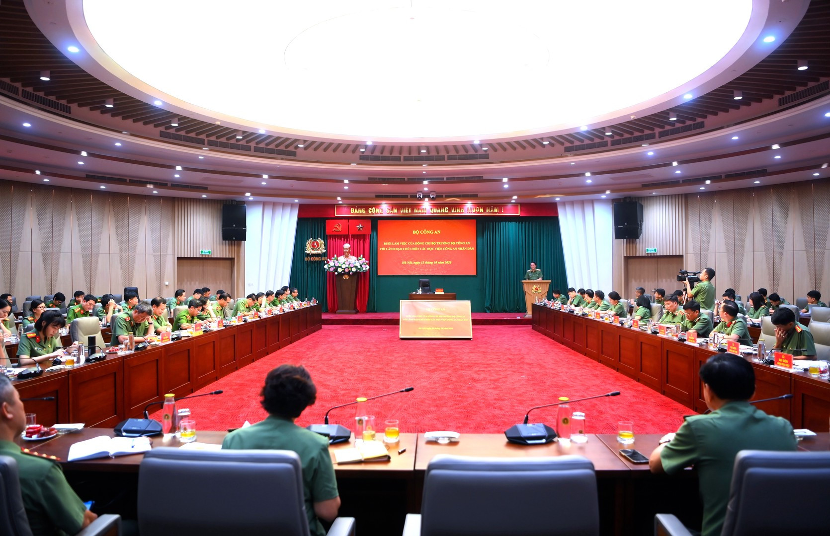 Toàn cảnh buổi làm việc