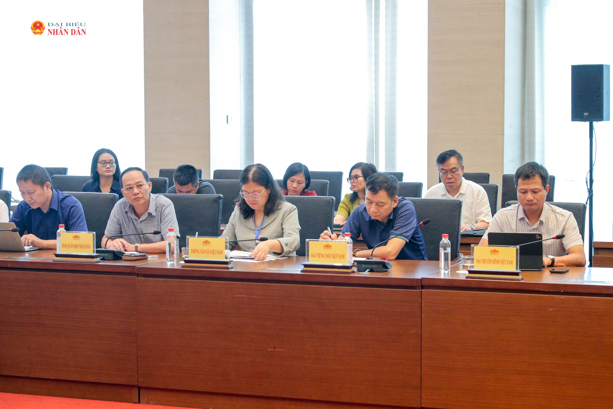 Các đại biểu dự 5