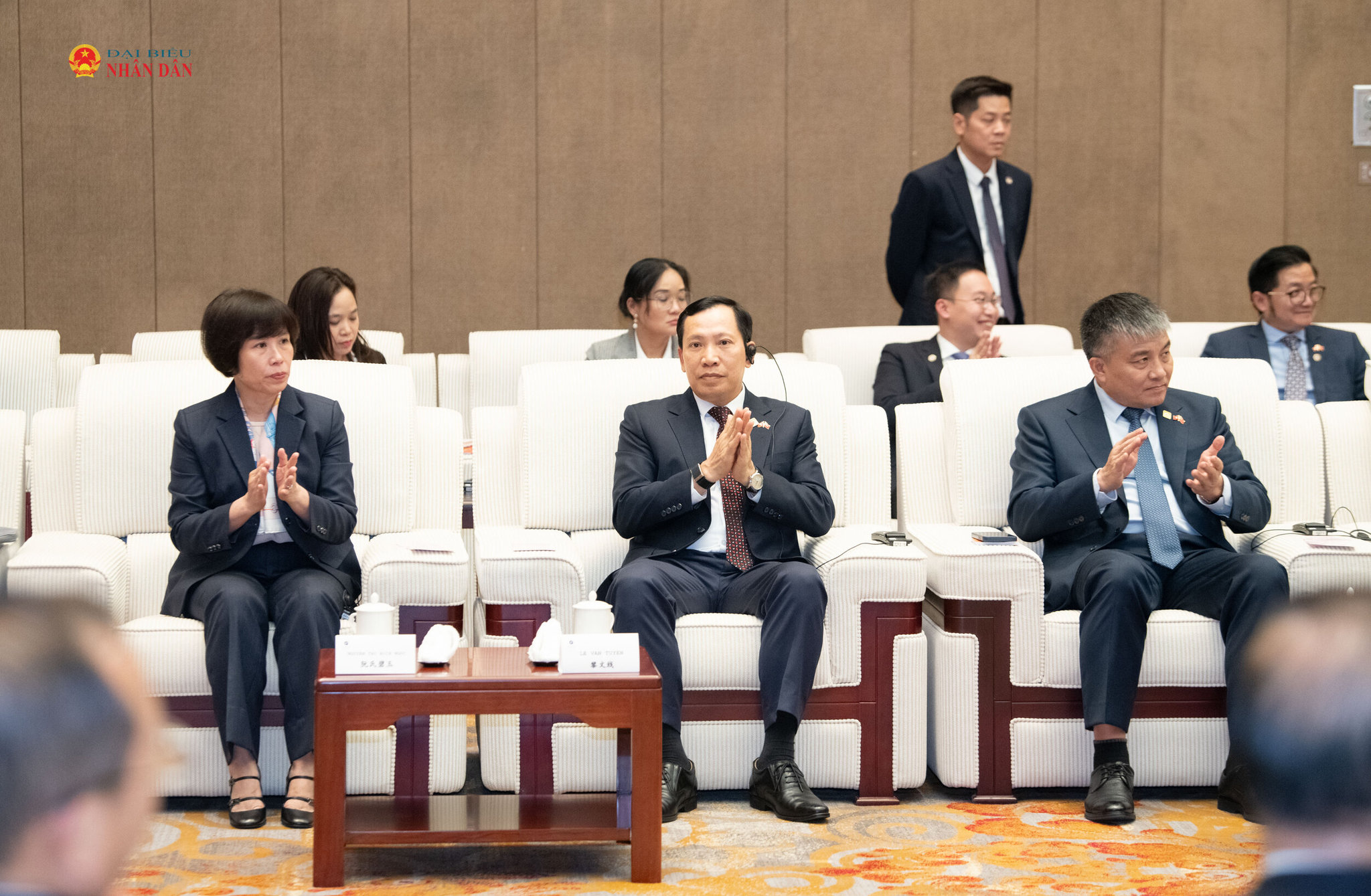 Các đại biểu tham dự cuộc tiếp.2