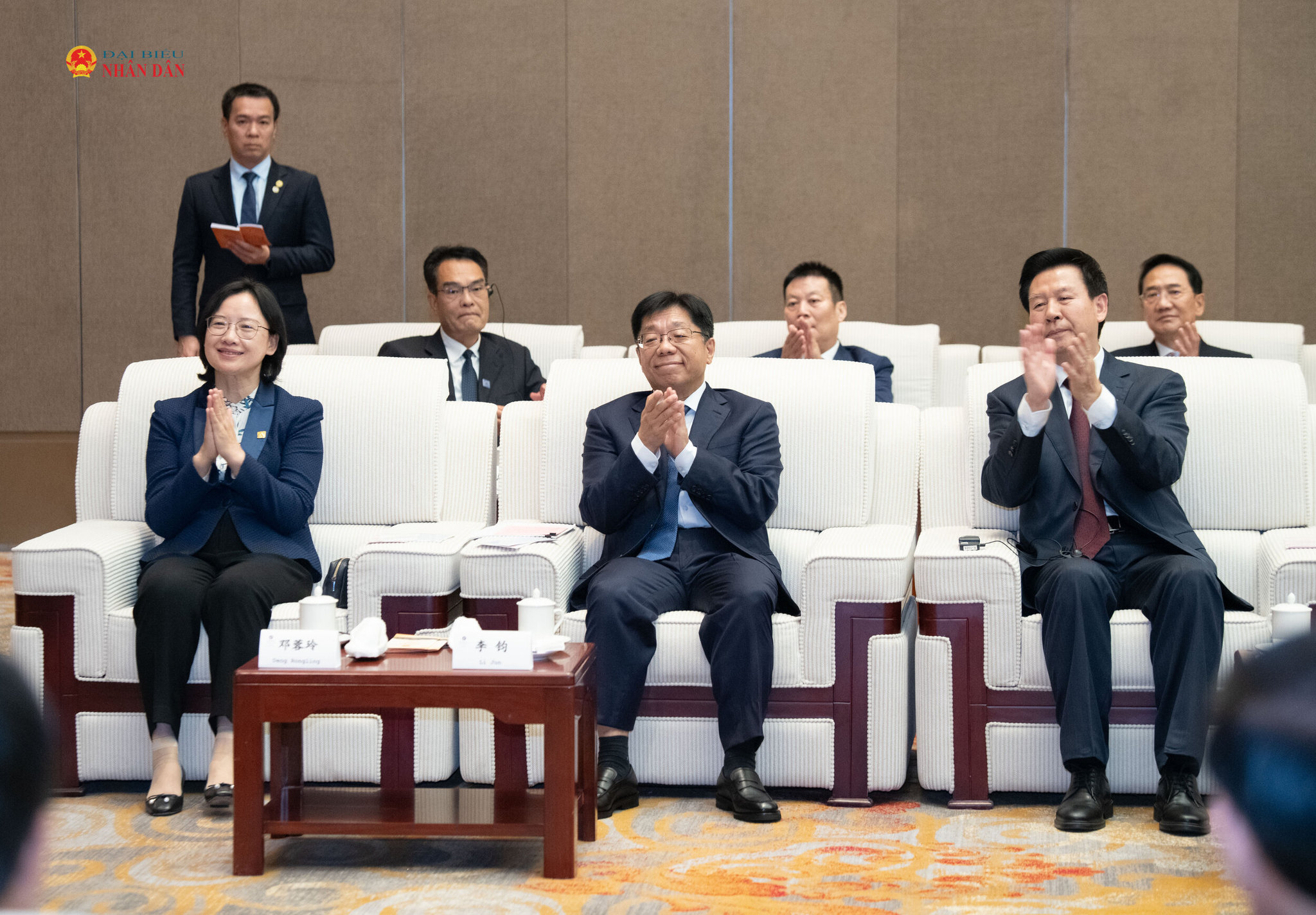Các đại biểu tham dự cuộc tiếp.6