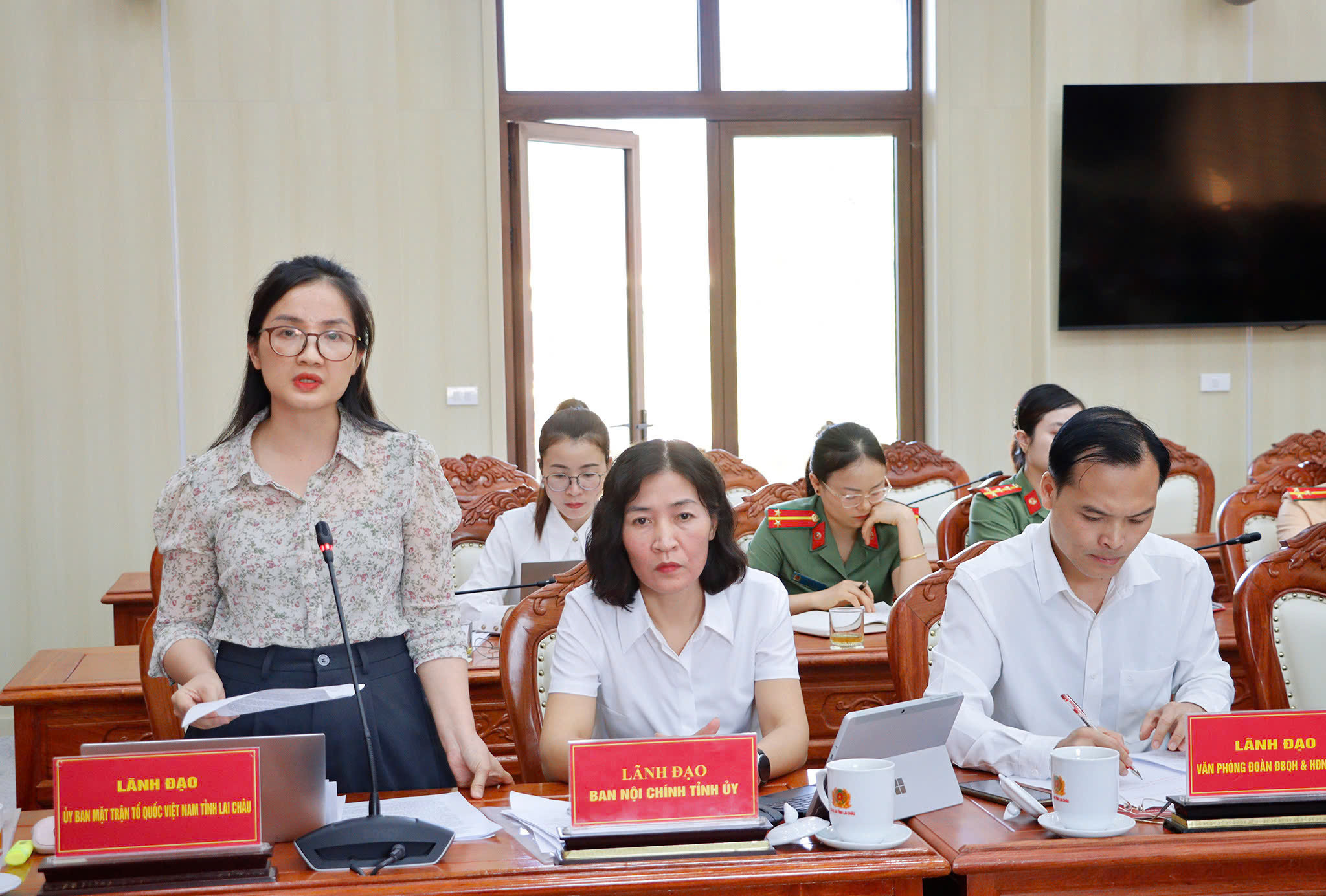 Ủy viên Ban Chấp hành Đảng bộ tỉnh, Phó Chủ tịch Ủy ban Mặt trận Tổ quốc Việt Nam tỉnh, Bí thư Tỉnh đoàn Lai Châu Vừ Thị Mai Dinh phát biểu.