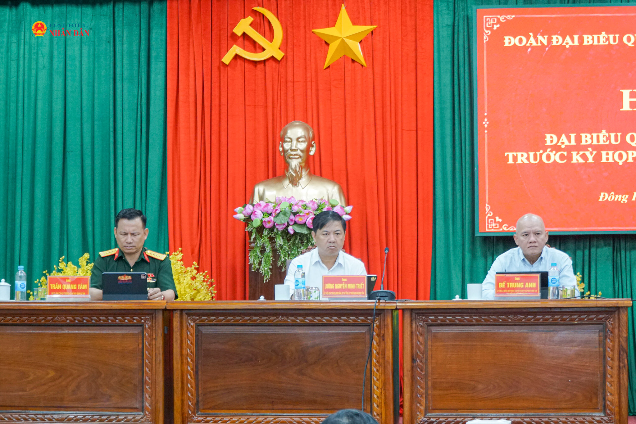 Đoàn ĐBQH tỉnh Đắk Lắk lắng nghe ý kiến, kiến nghị của cử tri