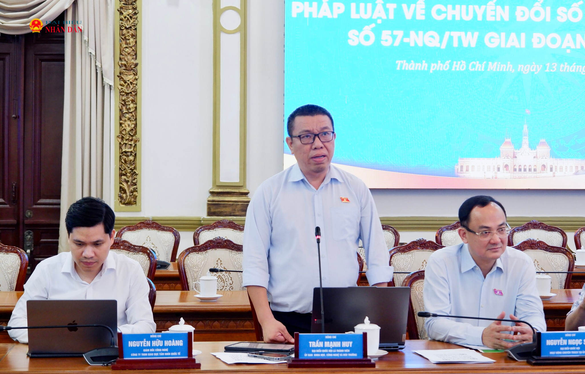ĐBQH Trần Mạnh Huy (TP. Đà Nẵng), thành viên Ủy ban Khoa học, Công nghệ và Môi trường phát biểu
