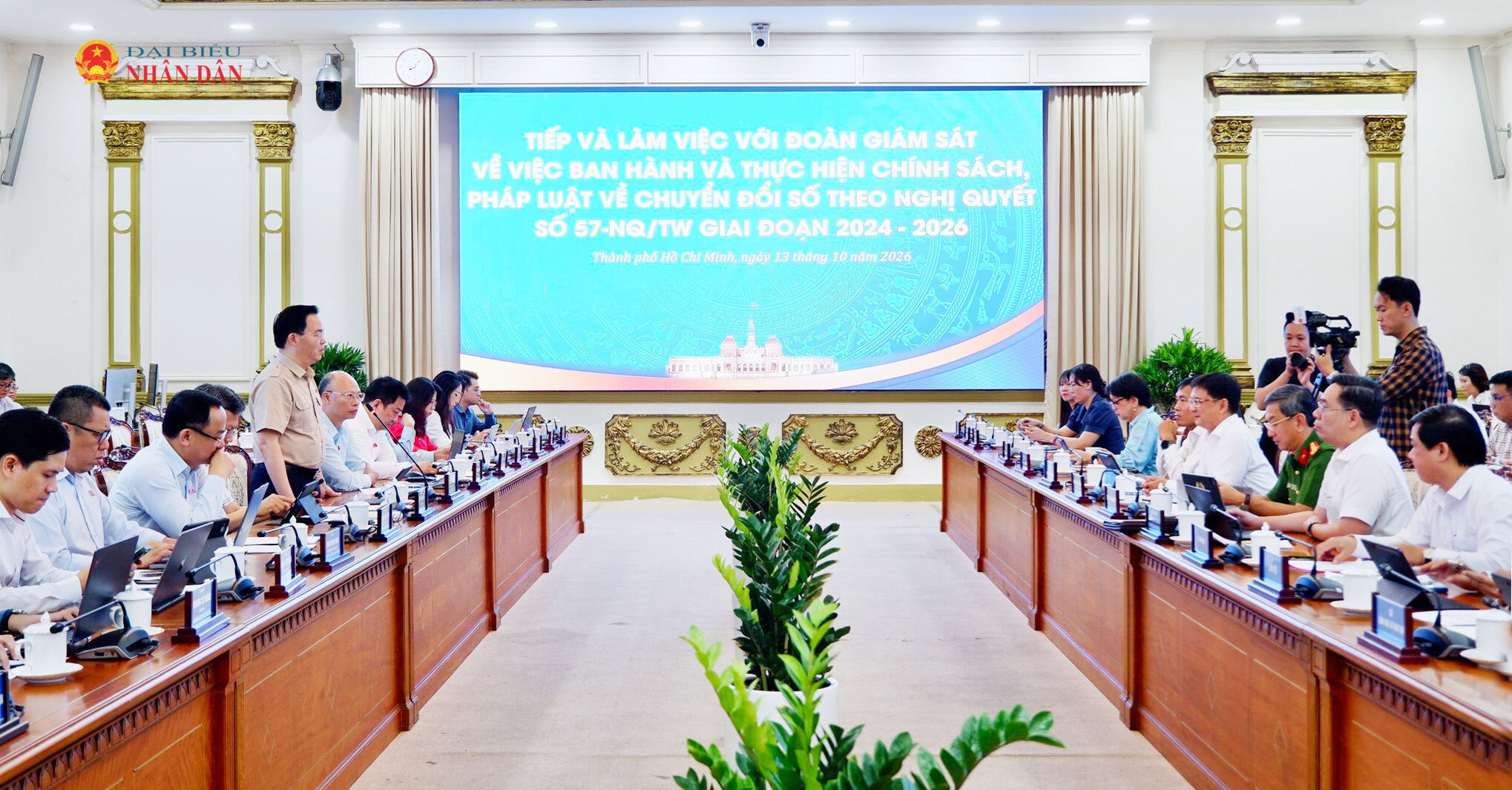Quang cảnh cuộc làm việc