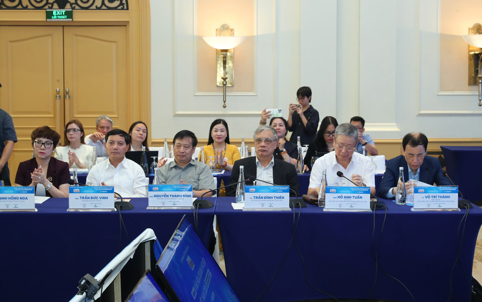 Các đại biểu tham dự Diễn đàn