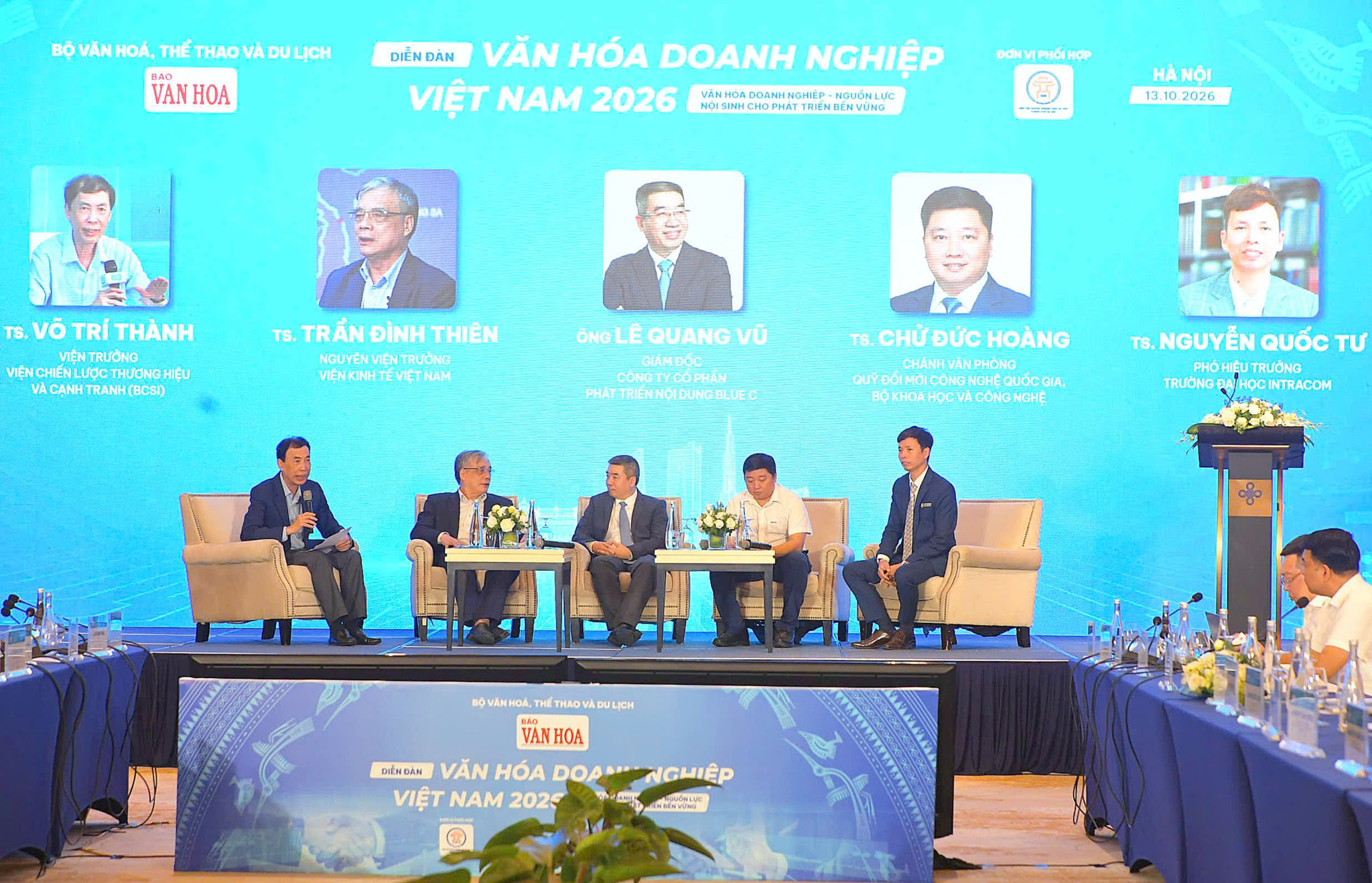 Các đại biểu tại Diễn đàn