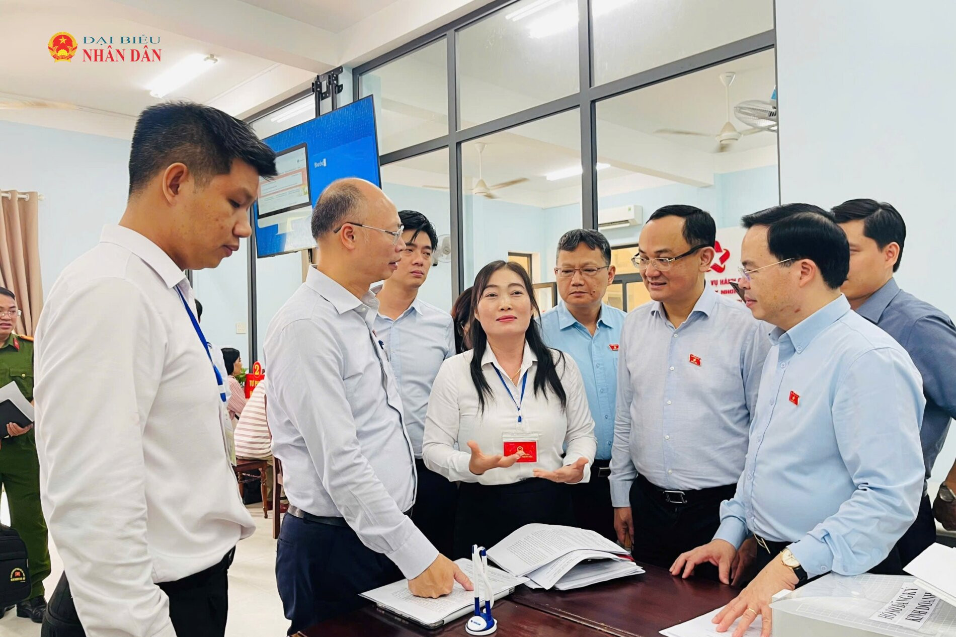 Đoàn giám sát khảo sát thực tế tại Trung tâm Phục vụ hành chính công phường Quy Nhơn Bắc