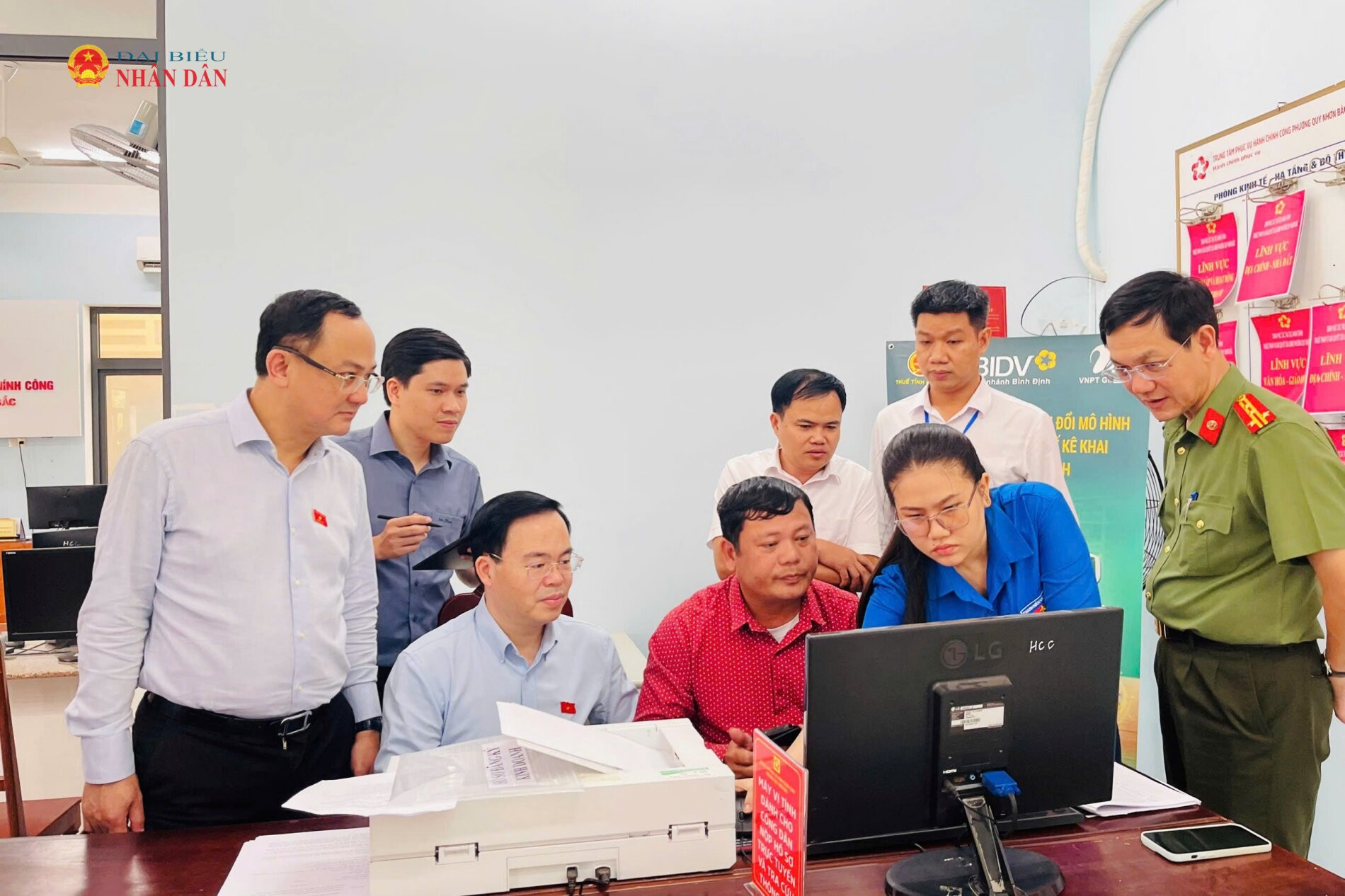 Đoàn giám sát khảo sát thực tế tại Trung tâm Phục vụ hành chính công phường Quy Nhơn Bắc