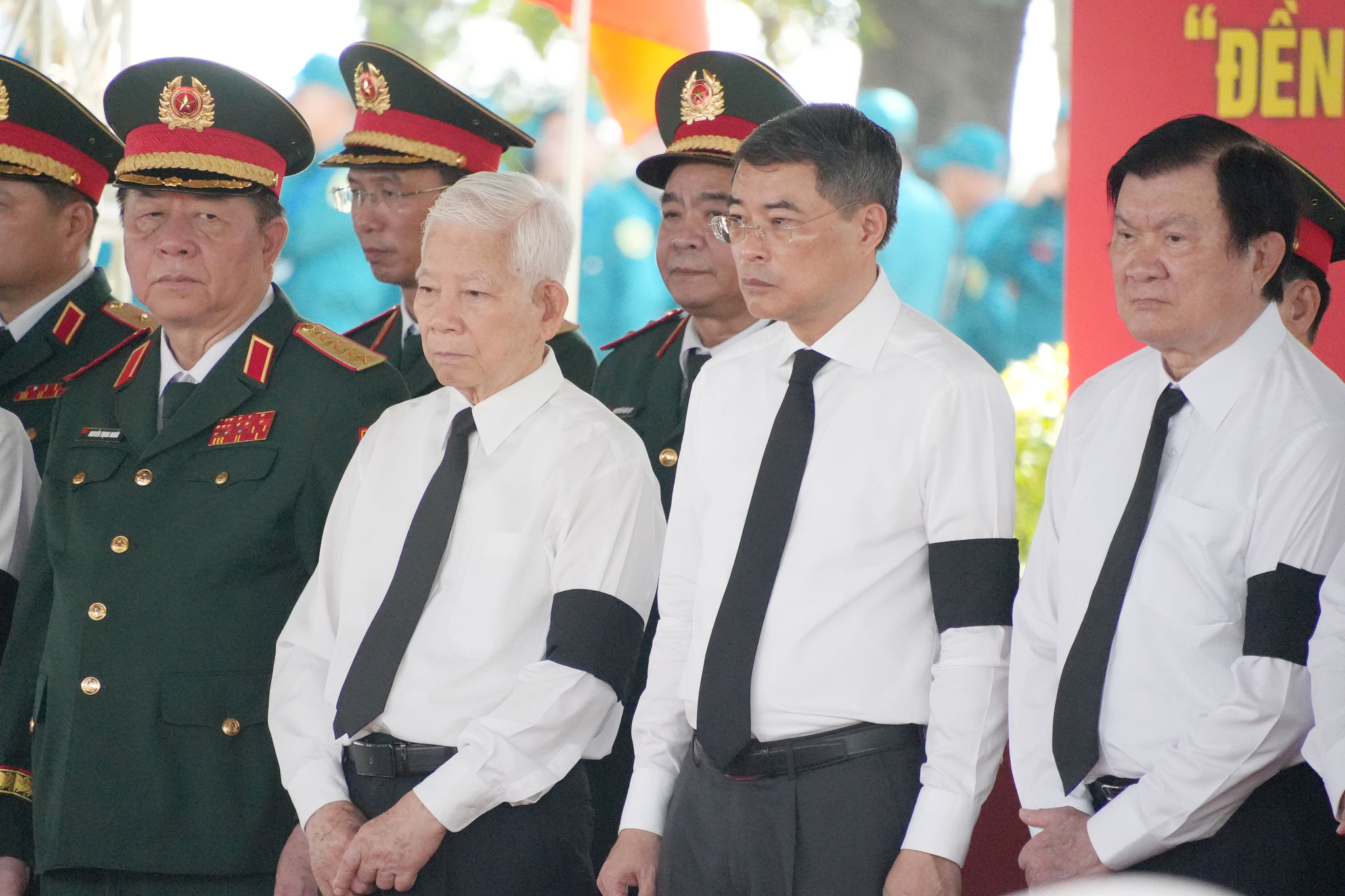 36 TP. Hồ Chí Minh Xúc động ngày tiên đưa các liệt sĩ về nơi an nghỉ