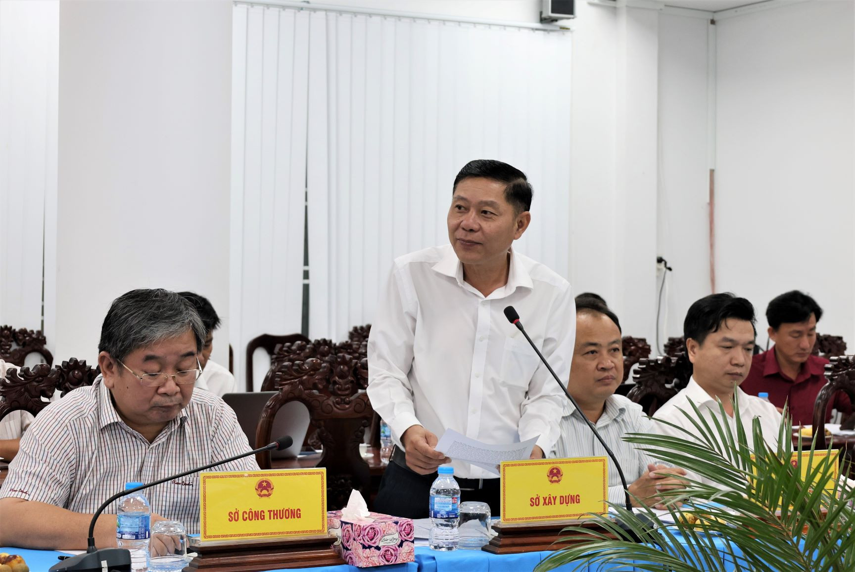 Lãnh đạo Sở Xây dựng cho biết, đơn vị sẽ rà soát các công trình giao thông trọng điểm để báo cáo UBND thành phố bố trí vốn đầu tư trong thời gian tới