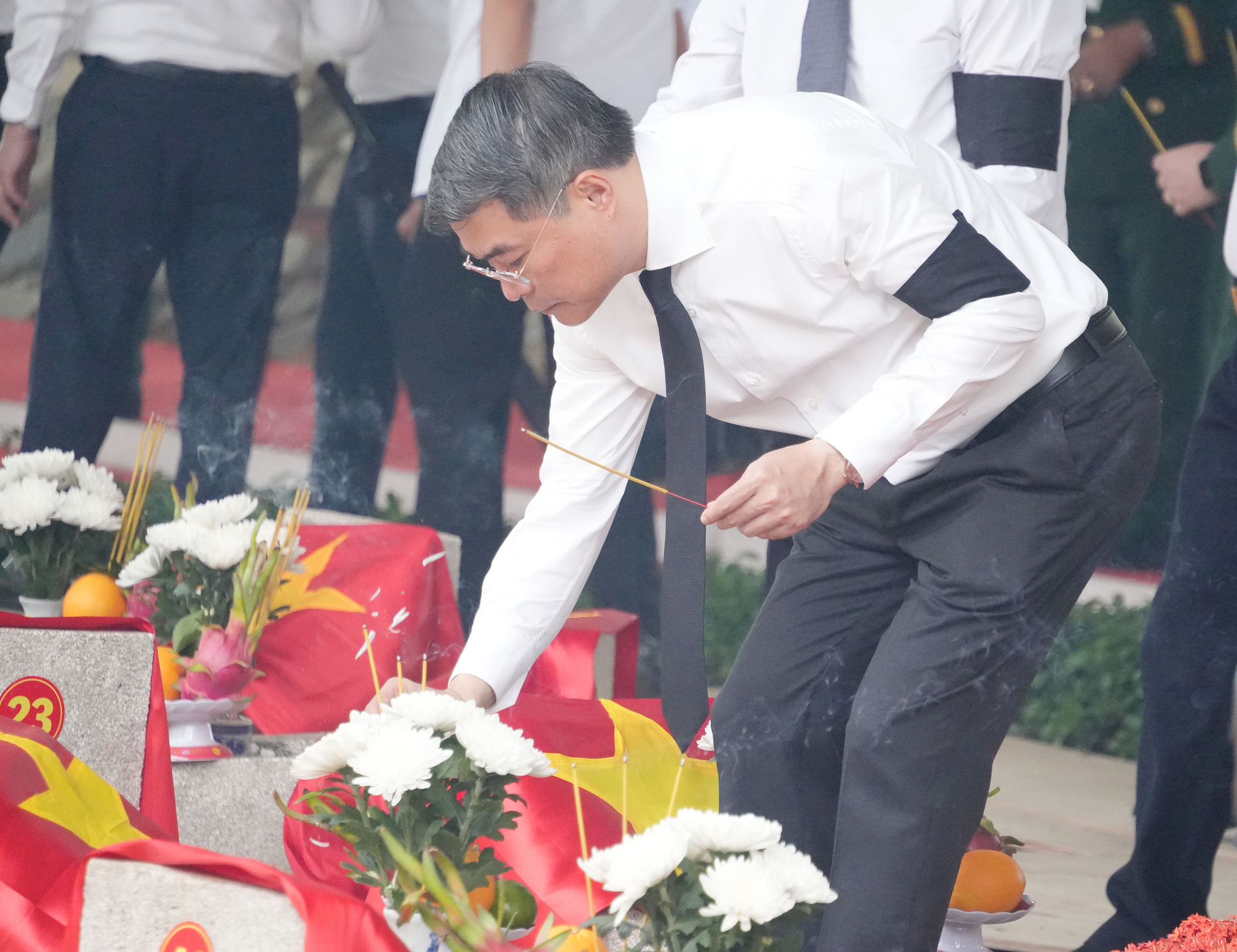 43 TP. Hồ Chí Minh Xúc động ngày tiên đưa các liệt sĩ về nơi an nghỉ