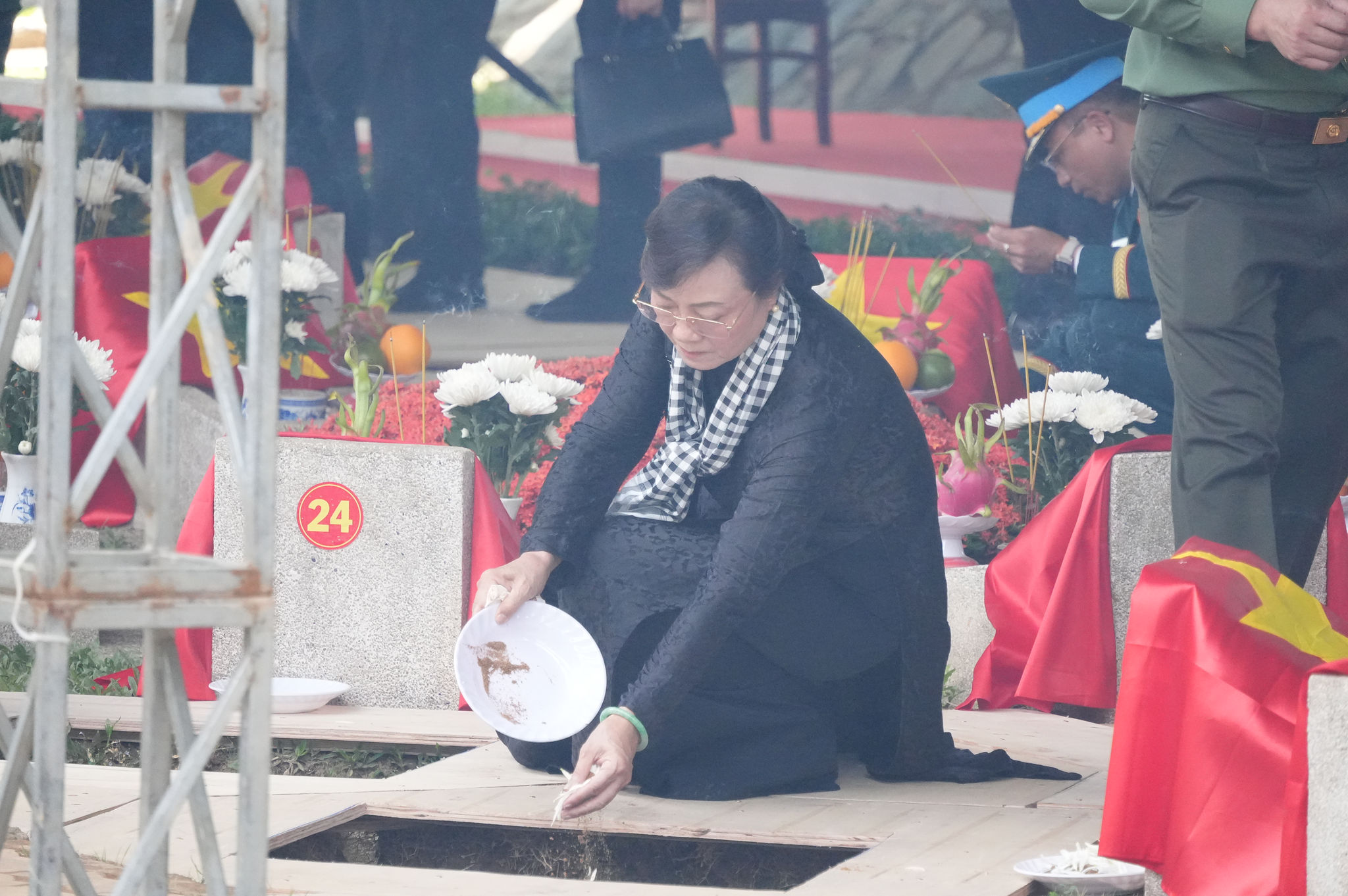 44 TP. Hồ Chí Minh Xúc động ngày tiên đưa các liệt sĩ về nơi an nghỉ