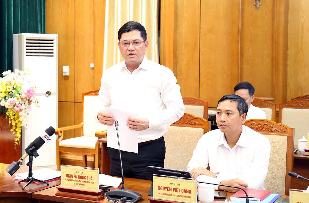 Bí thư Thành ủy Nguyễn Hồng Thái phát biểu tại buô