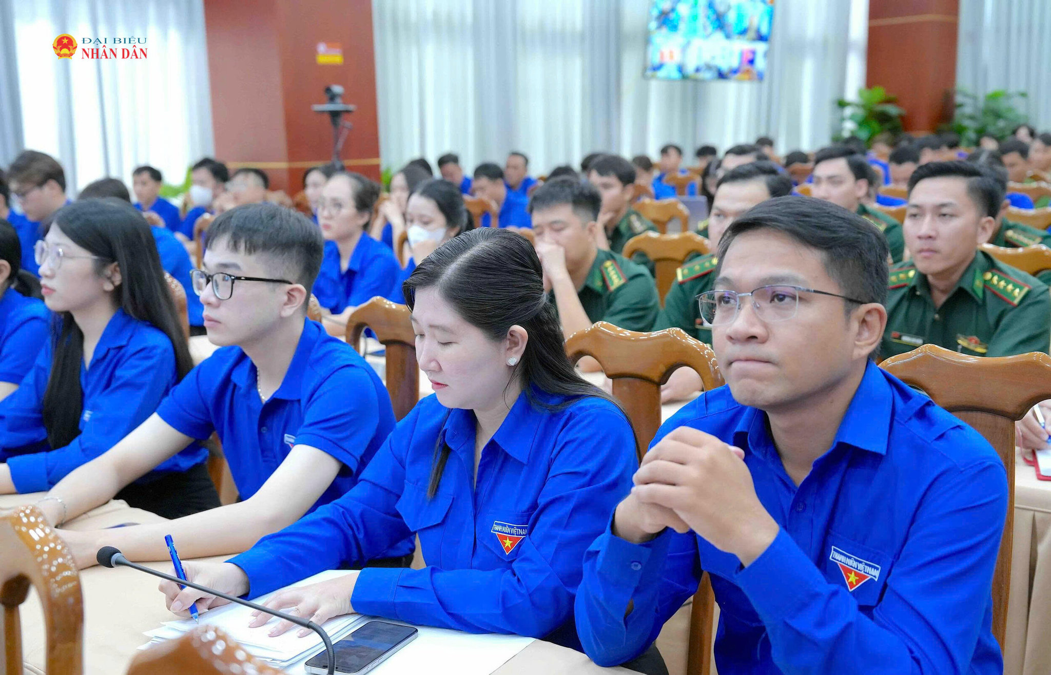 Lực lương thanh niên tham gia đối thoại. Ảnh: Hững Tùng