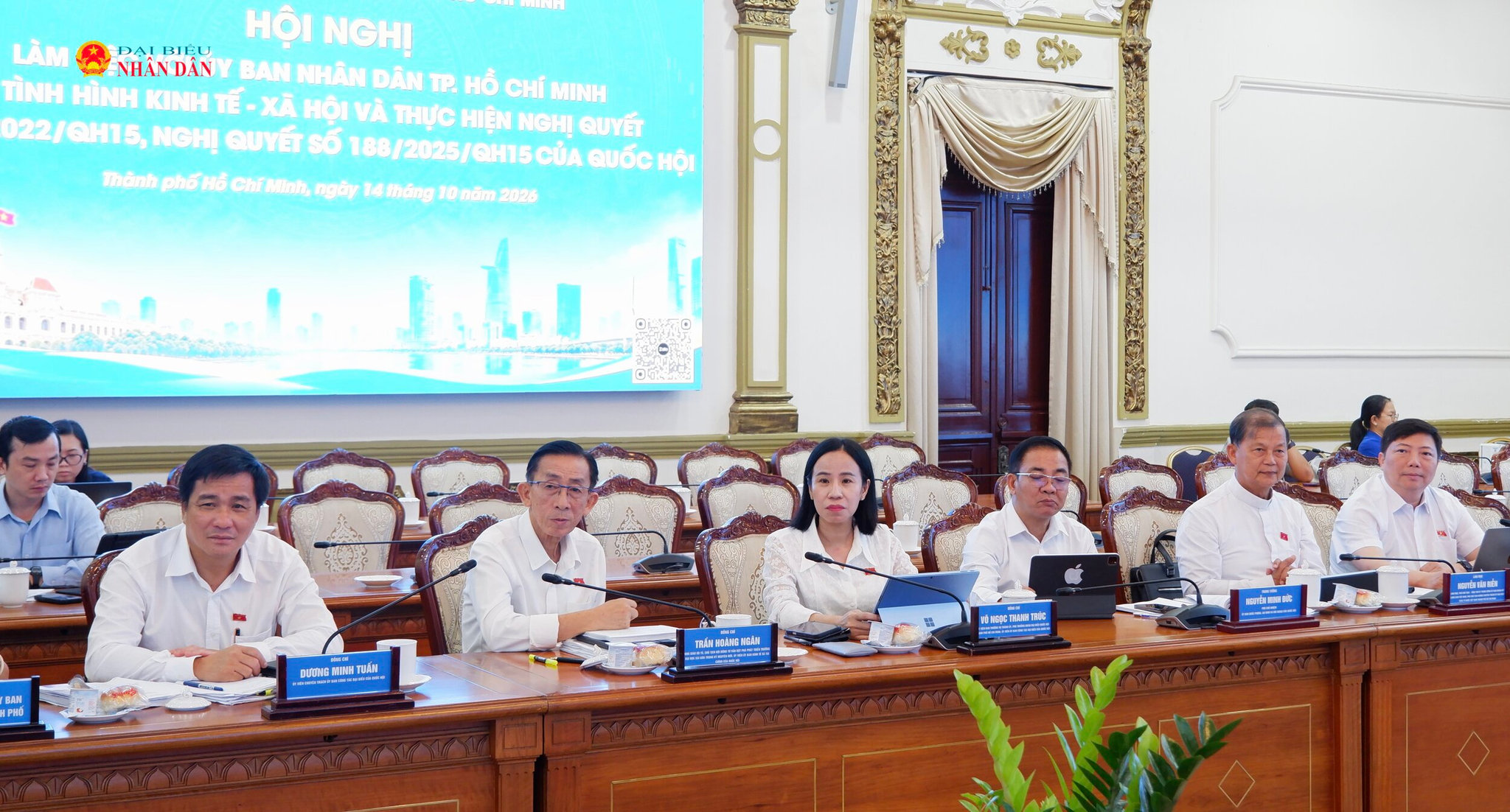 Các đại biểu Đoàn ĐBQH TP. Hồ Chí Minh tham dự cuộc làm việc. Ảnh: Hoa Lê