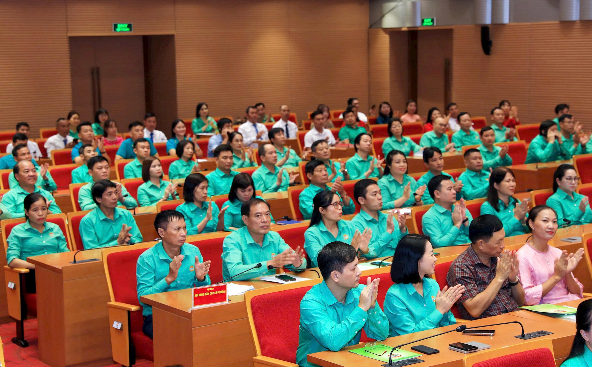 Các đại biểu tham dự Hội nghị đối thoại giữa Chủ tịch UBND thành phố với nông dân Thủ đô năm 2026