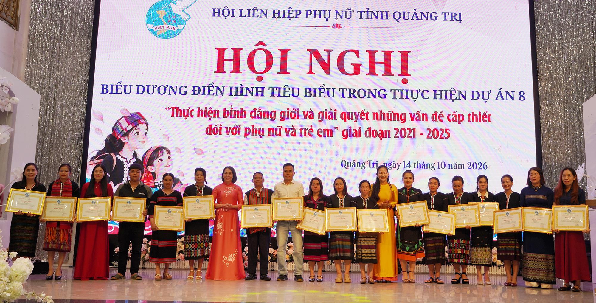 20 cá nhân xuất sắc trong thực hiện Dự án 8 nhận Bằng khen của Ban Thường vụ Hội Liên hiệp Phụ nữ tỉnh