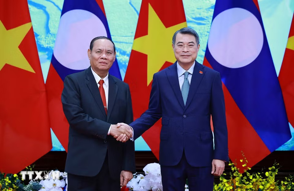 Thủ tướng Lê Minh Hưng tiếp Thường trực Ban Bí thư Trung ương Đảng Nhân dân Cách mạng Lào Vilay Lakhamfong