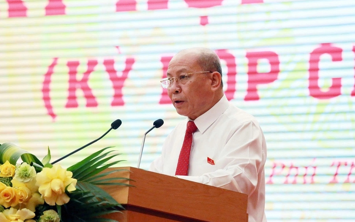 Phó Bí thư Tỉnh ủy, Chủ tịch HĐND tỉnh Phú Thọ Bùi Đức Hinh phát biểu tại kỳ họp