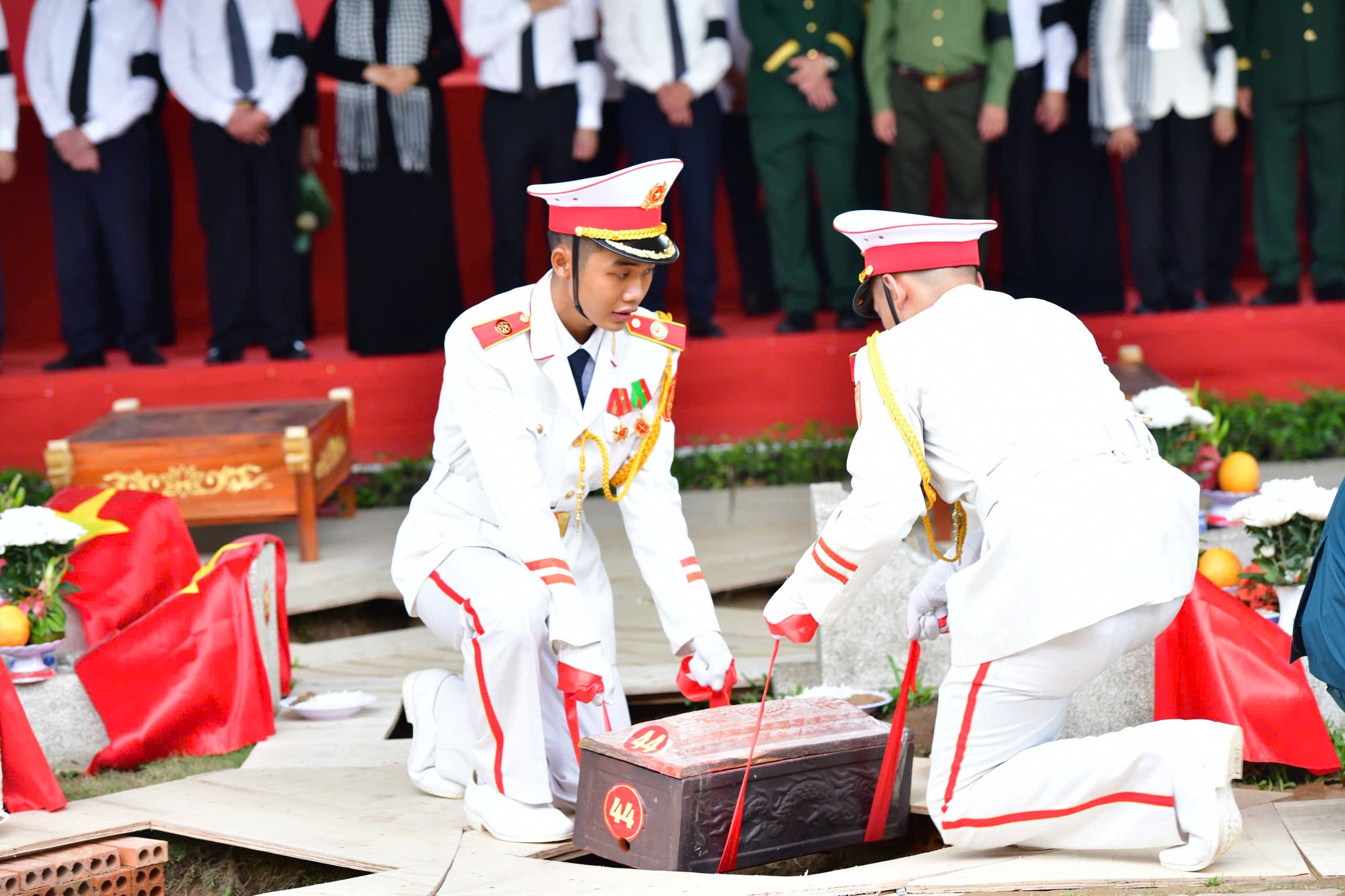 Thủ tướng Lê Minh Hưng dự Lễ viếng, truy điệu và an táng hài cốt liệt sĩ tại Công viên Lê Thị Riêng