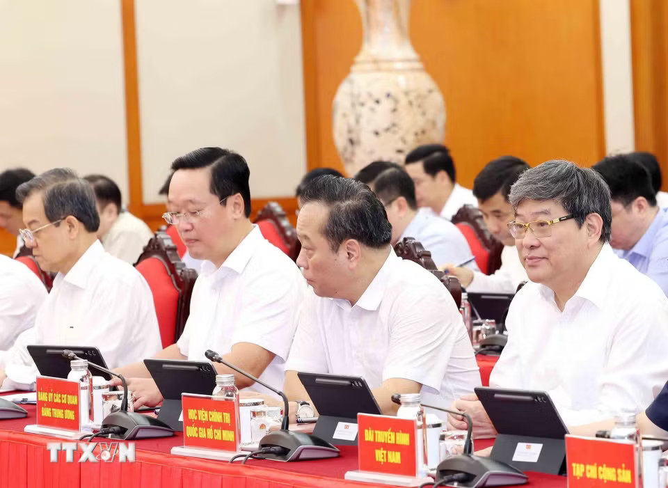 Các đại biểu tham dự hội nghị