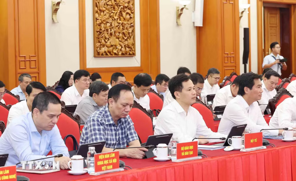 Các đại biểu tham dự hội nghị
