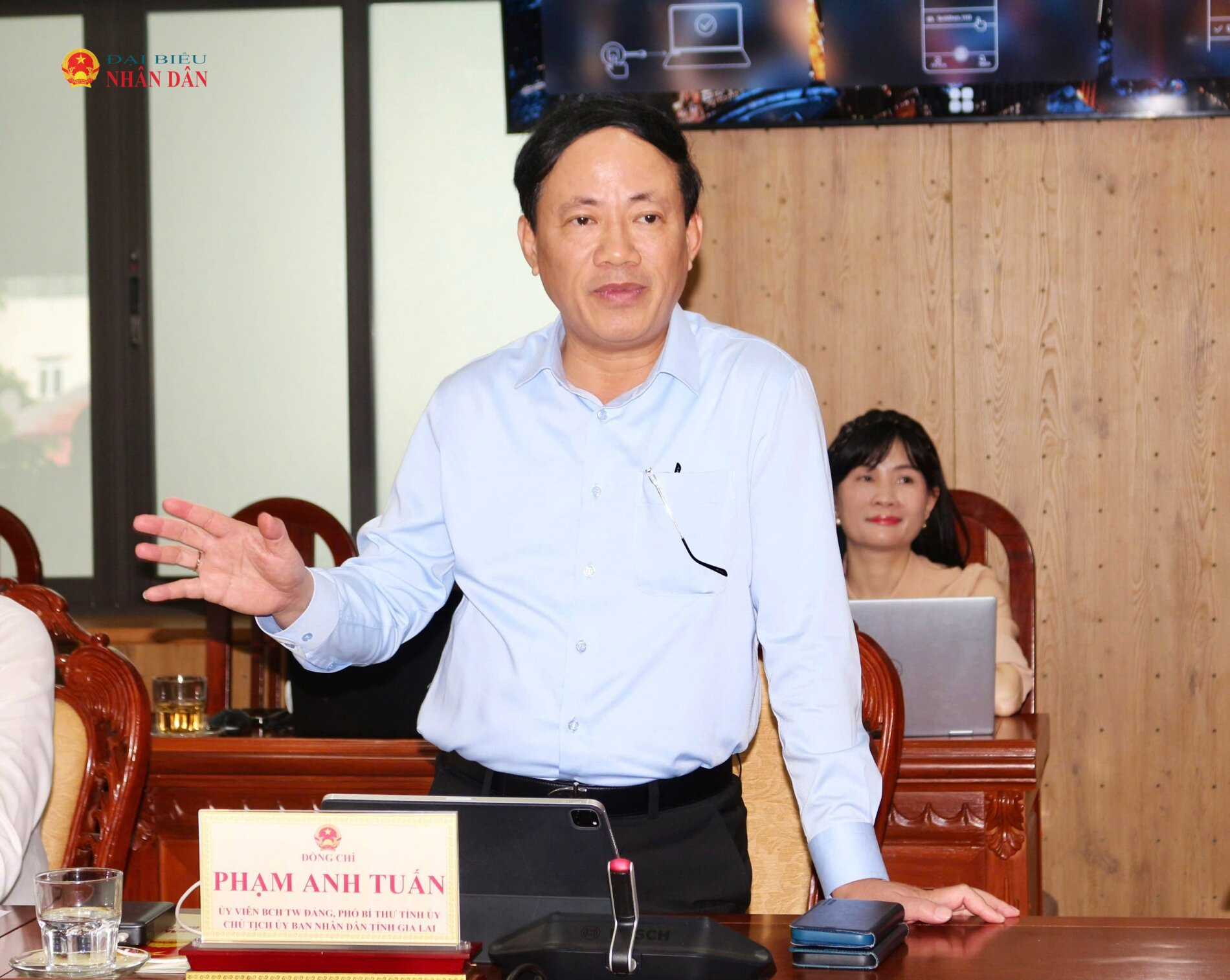 Chủ tịch UBND tỉnh Gia Lai Phạm Anh Tuấn phát biểu tại cuộc làm việc