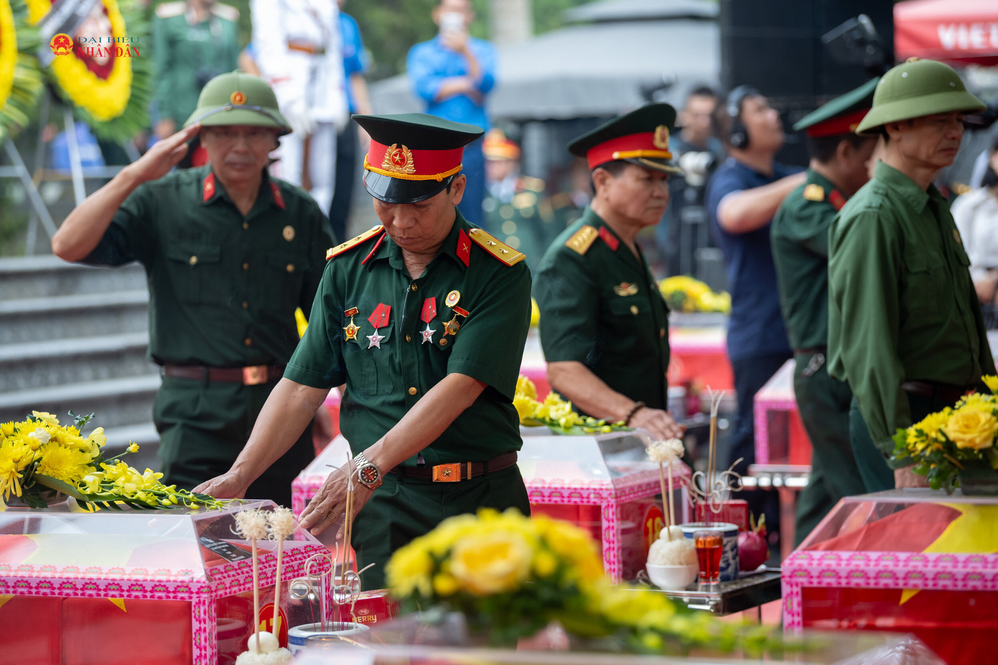 Các đại biểu tham dự buổi lễ